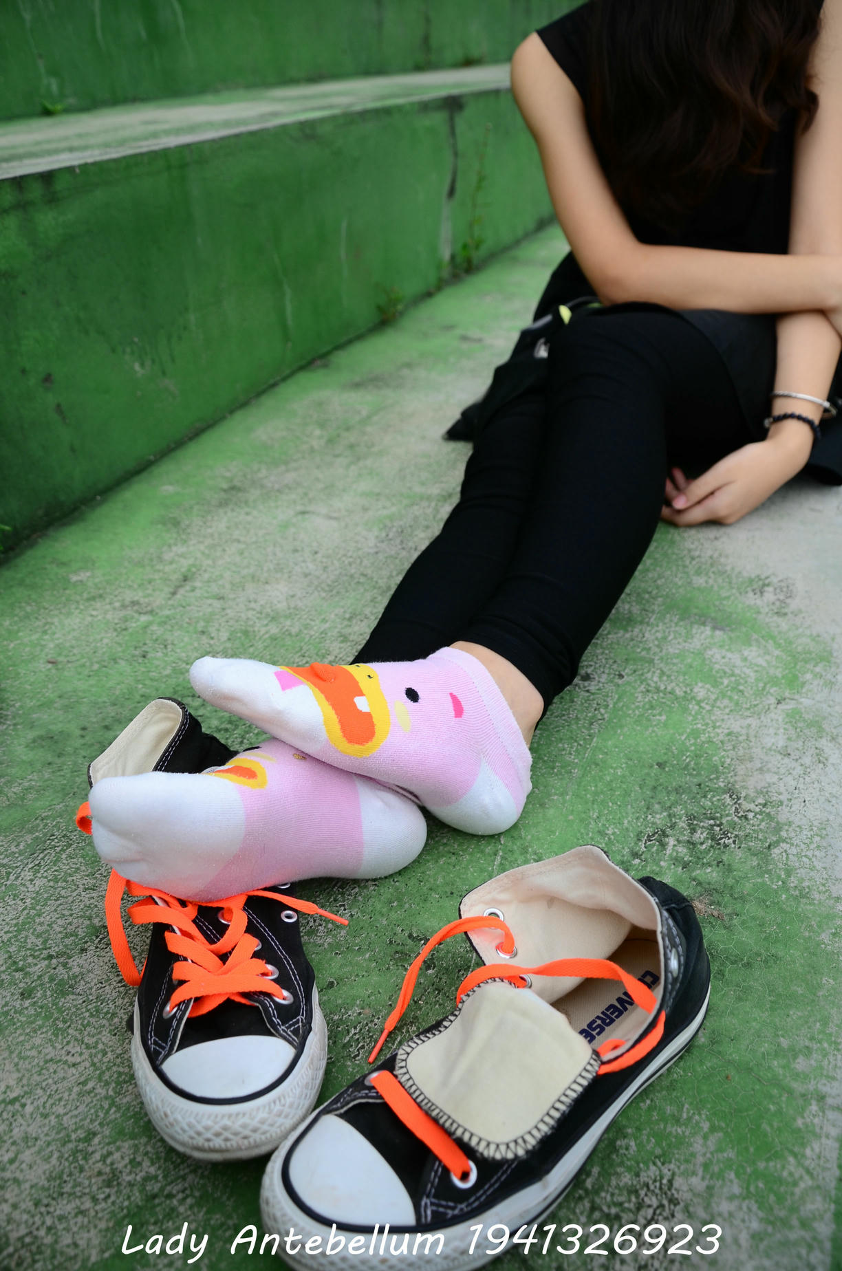 [战前女神] 恋足美腿棉袜女神级摄影套图 128 [112P+119M]_第3集