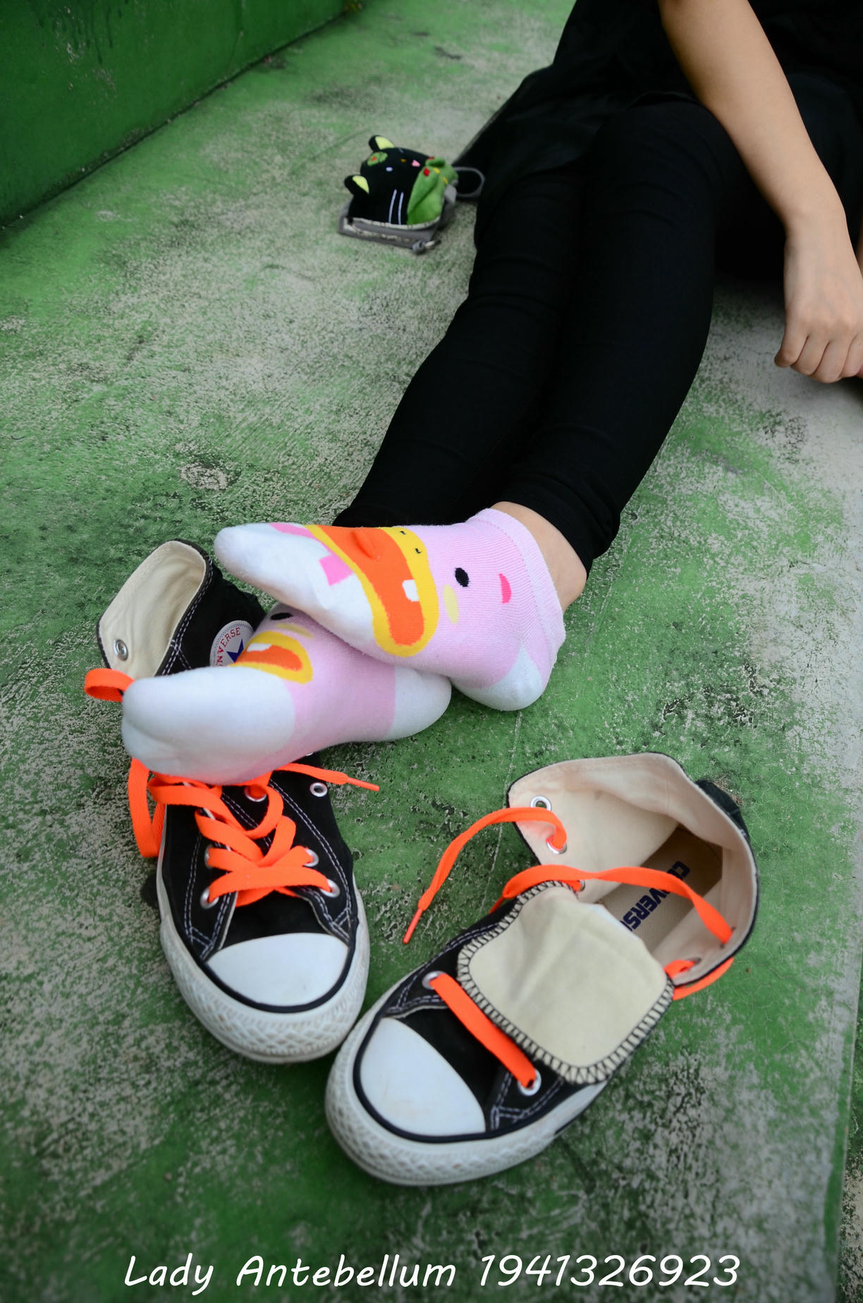 [战前女神] 恋足美腿棉袜女神级摄影套图 128 [112P+119M]_第3集