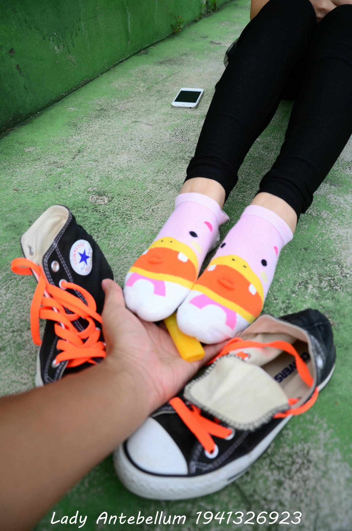 [战前女神] 恋足美腿棉袜女神级摄影套图 128 [112P+119M]_第3集