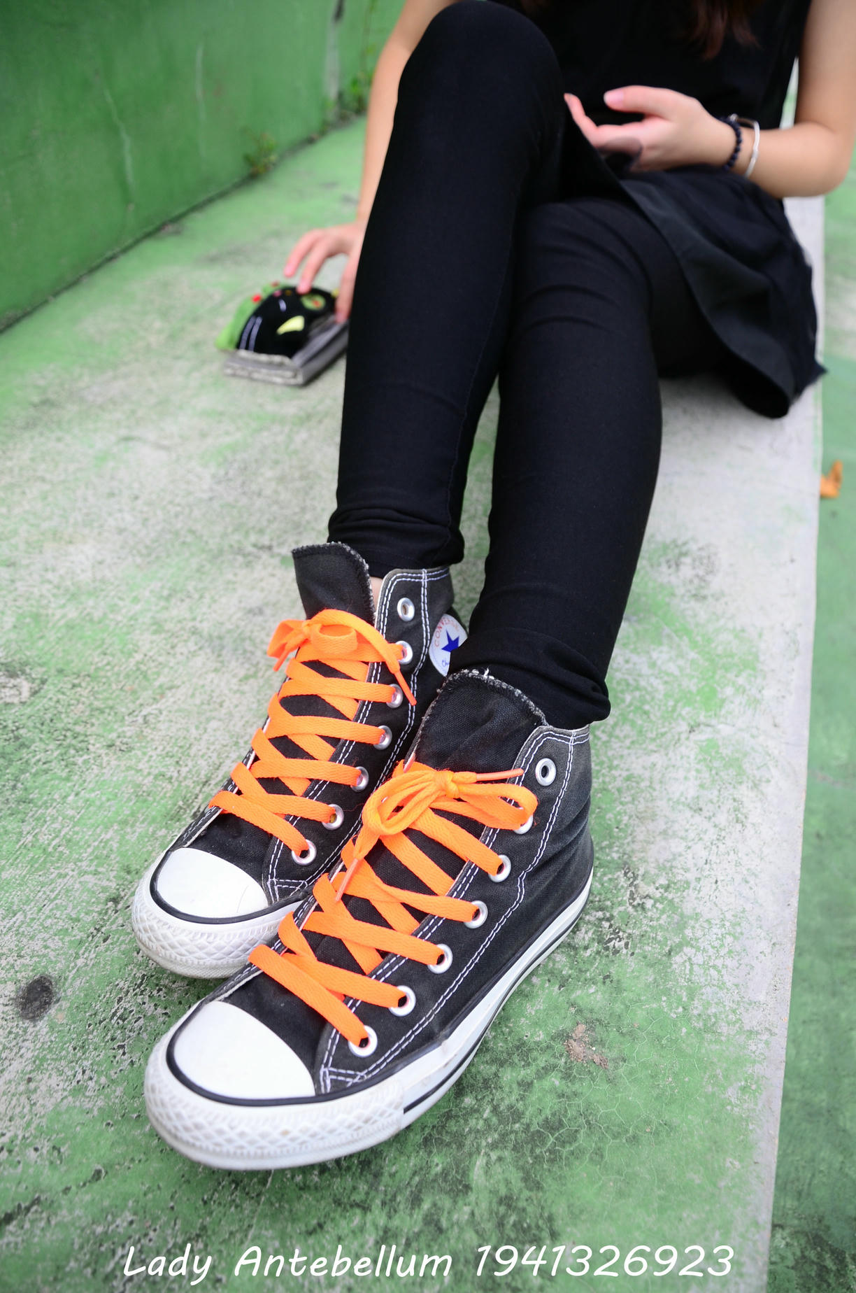 [战前女神] 恋足美腿棉袜女神级摄影套图 128 [112P+119M]_第1集