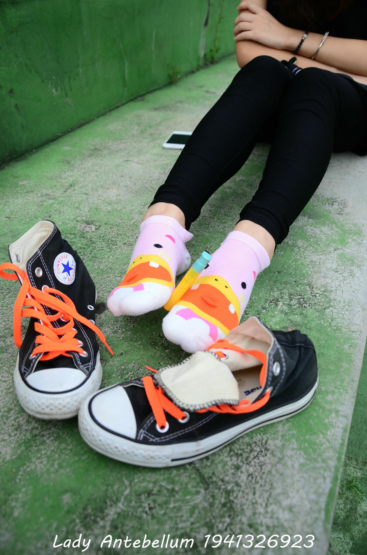 [战前女神] 恋足美腿棉袜女神级摄影套图 128 [112P+119M]_第3集