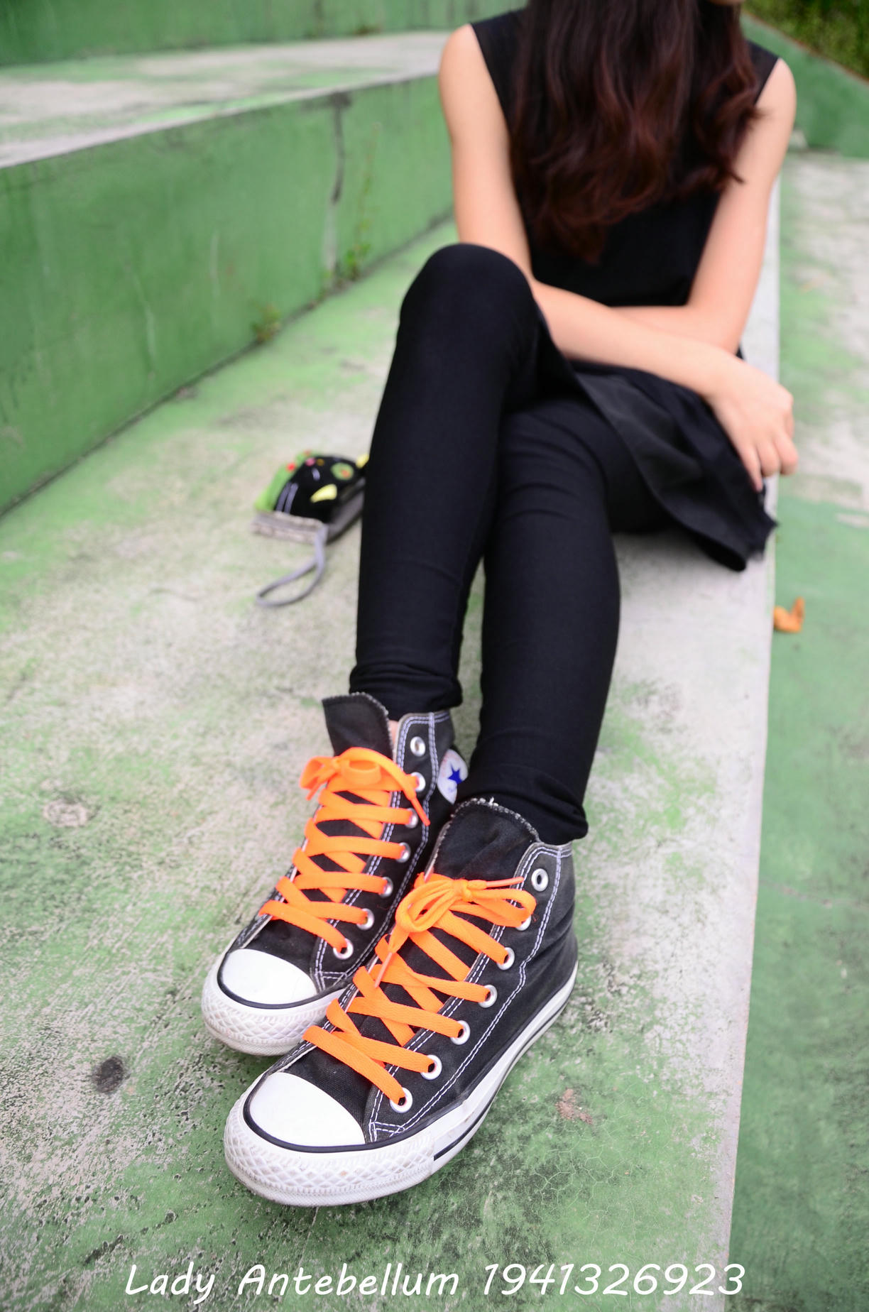 [战前女神] 恋足美腿棉袜女神级摄影套图 128 [112P+119M]_第1集