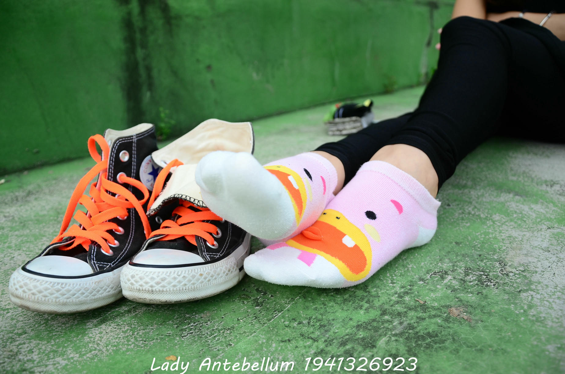 [战前女神] 恋足美腿棉袜女神级摄影套图 128 [112P+119M]_第4集