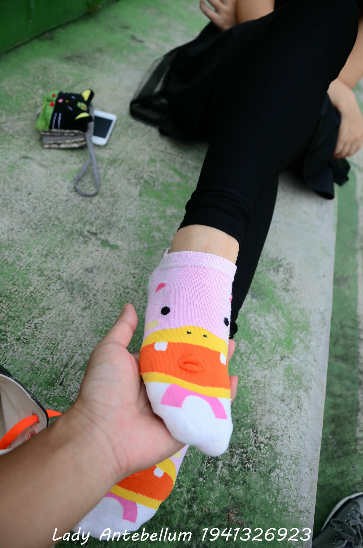 [战前女神] 恋足美腿棉袜女神级摄影套图 128 [112P+119M]_第5集