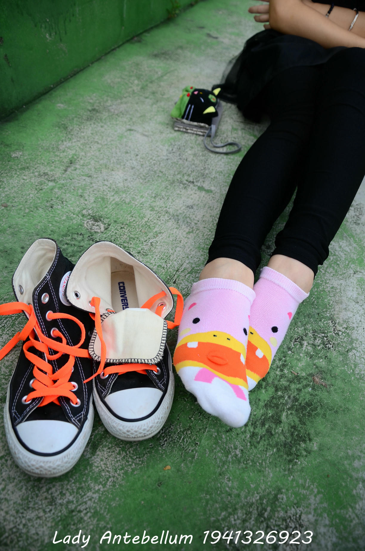 [战前女神] 恋足美腿棉袜女神级摄影套图 128 [112P+119M]_第5集