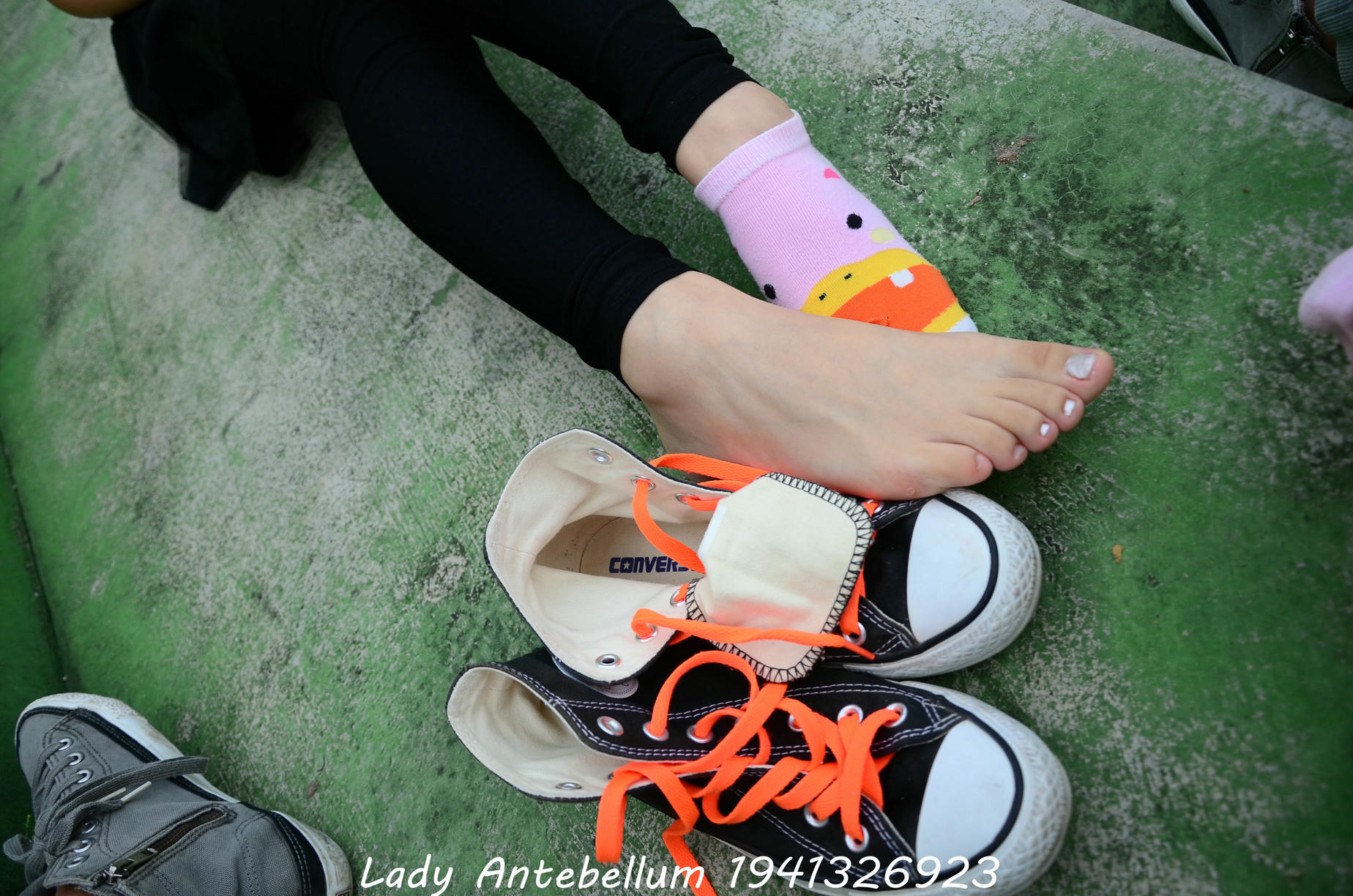 [战前女神] 恋足美腿棉袜女神级摄影套图 128 [112P+119M]_第5集