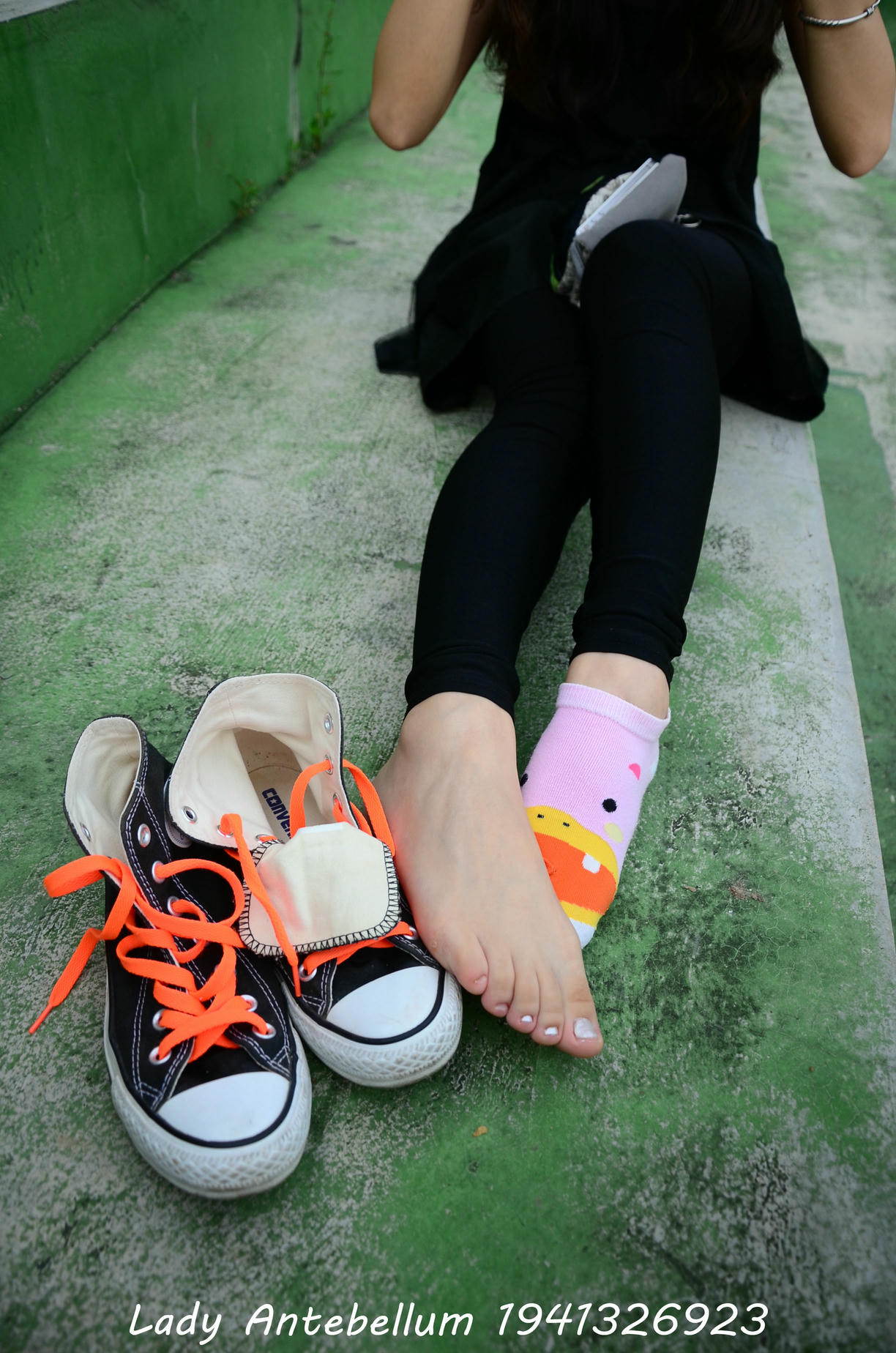 [战前女神] 恋足美腿棉袜女神级摄影套图 128 [112P+119M]_第5集