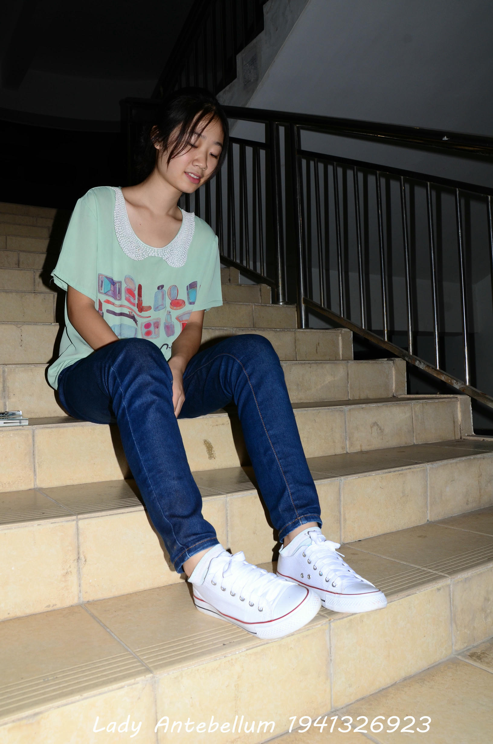 [战前女神] 恋足美腿棉袜女神级摄影套图 129 [80P+147M]_第1集