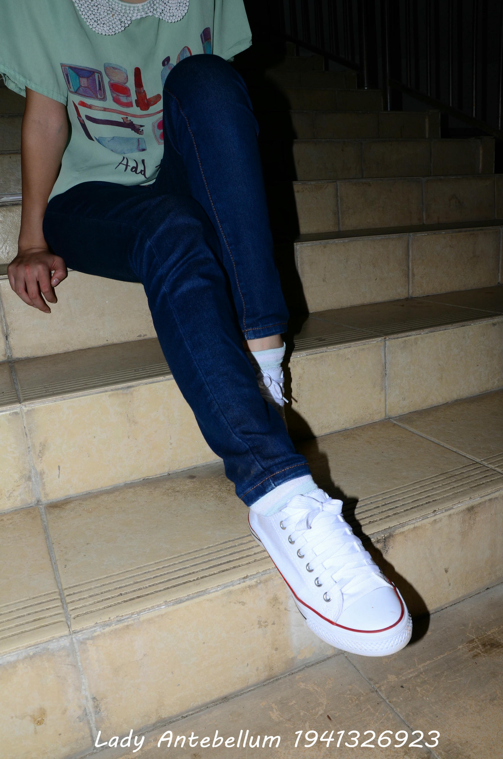 [战前女神] 恋足美腿棉袜女神级摄影套图 129 [80P+147M]_第1集