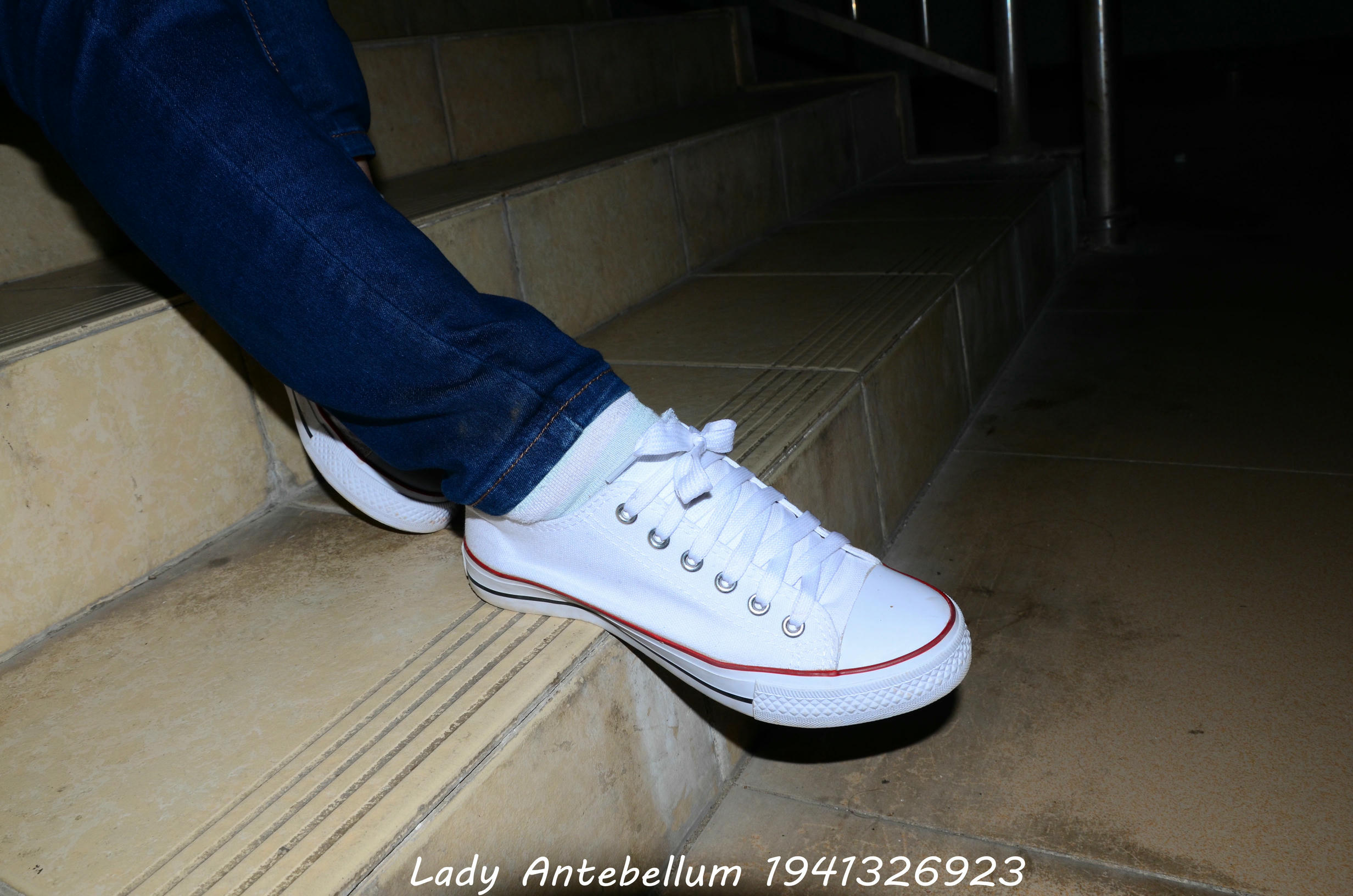 [战前女神] 恋足美腿棉袜女神级摄影套图 129 [80P+147M]_第2集