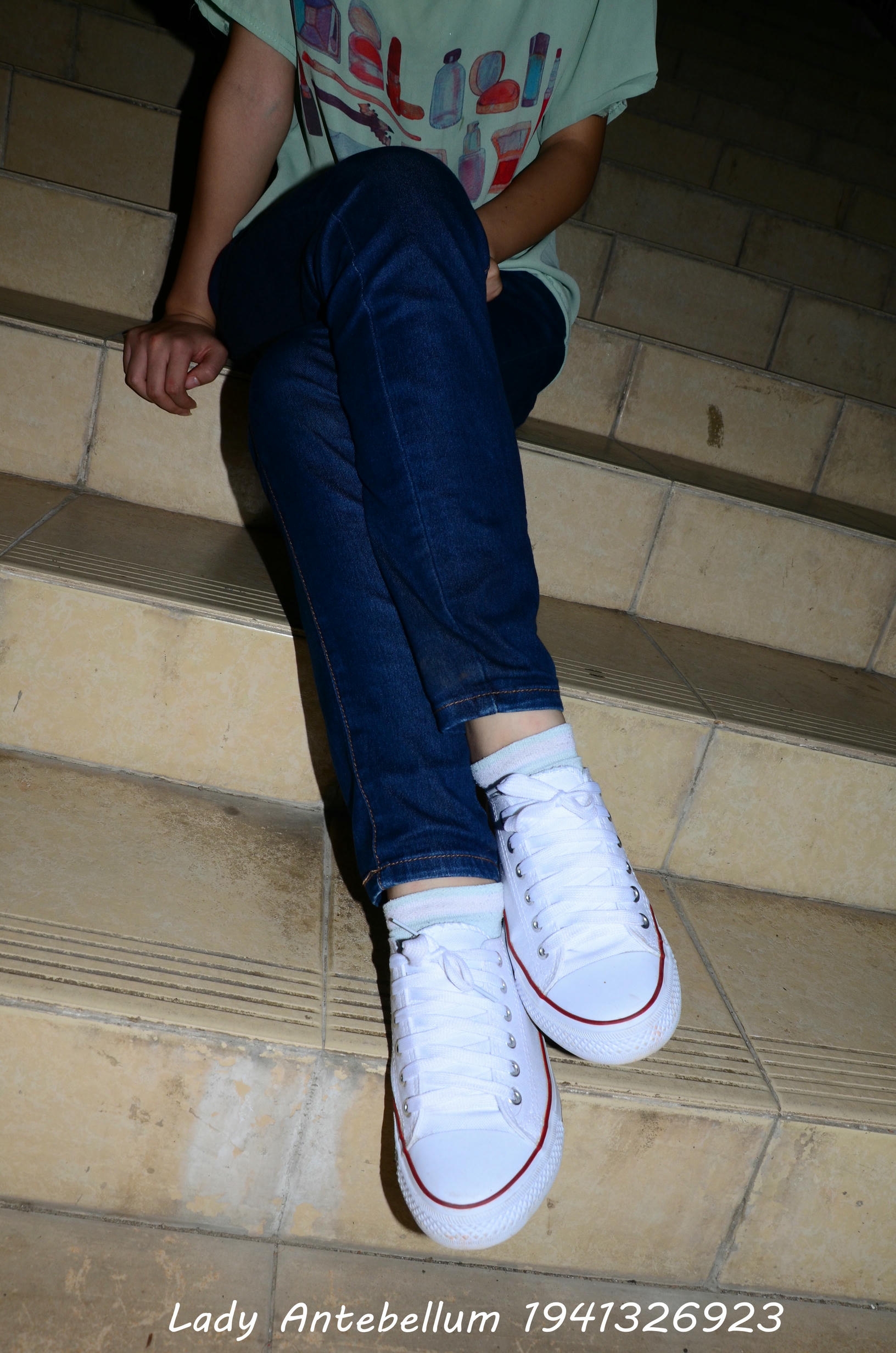 [战前女神] 恋足美腿棉袜女神级摄影套图 129 [80P+147M]_第2集