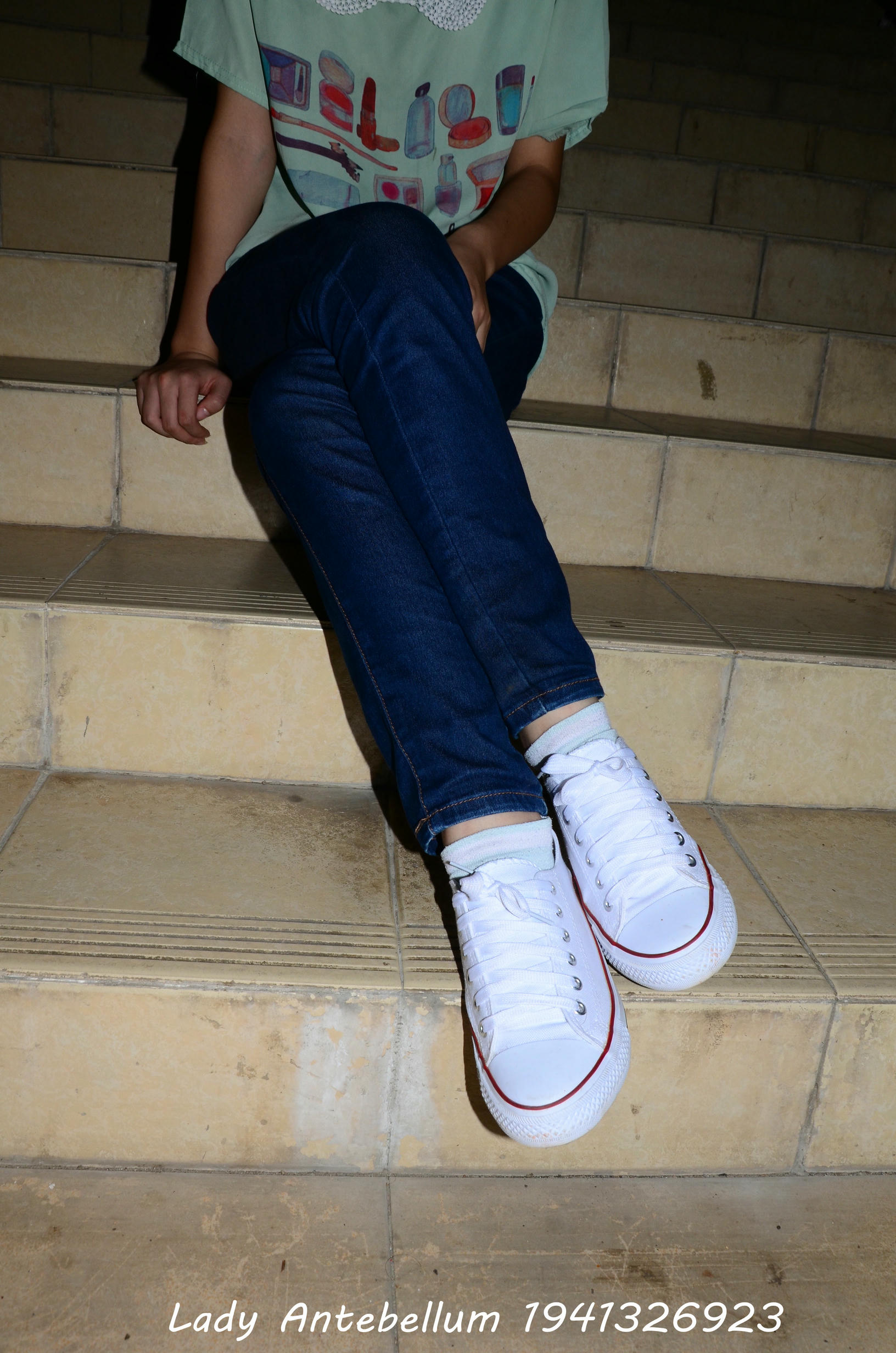 [战前女神] 恋足美腿棉袜女神级摄影套图 129 [80P+147M]_第2集