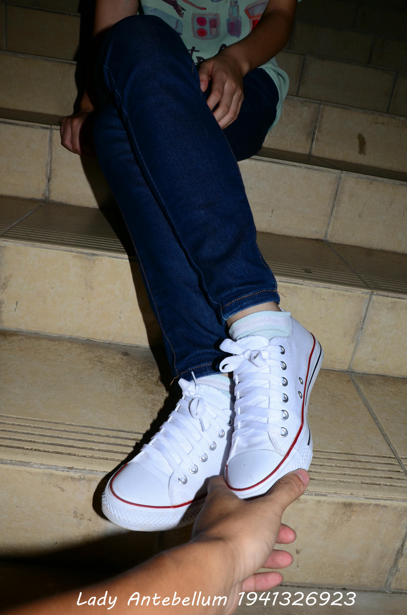 [战前女神] 恋足美腿棉袜女神级摄影套图 129 [80P+147M]_第2集