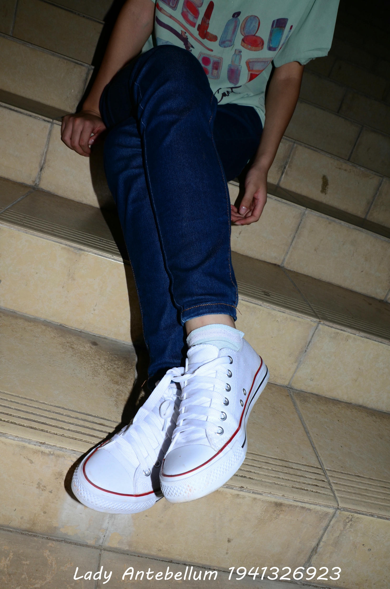 [战前女神] 恋足美腿棉袜女神级摄影套图 129 [80P+147M]_第2集