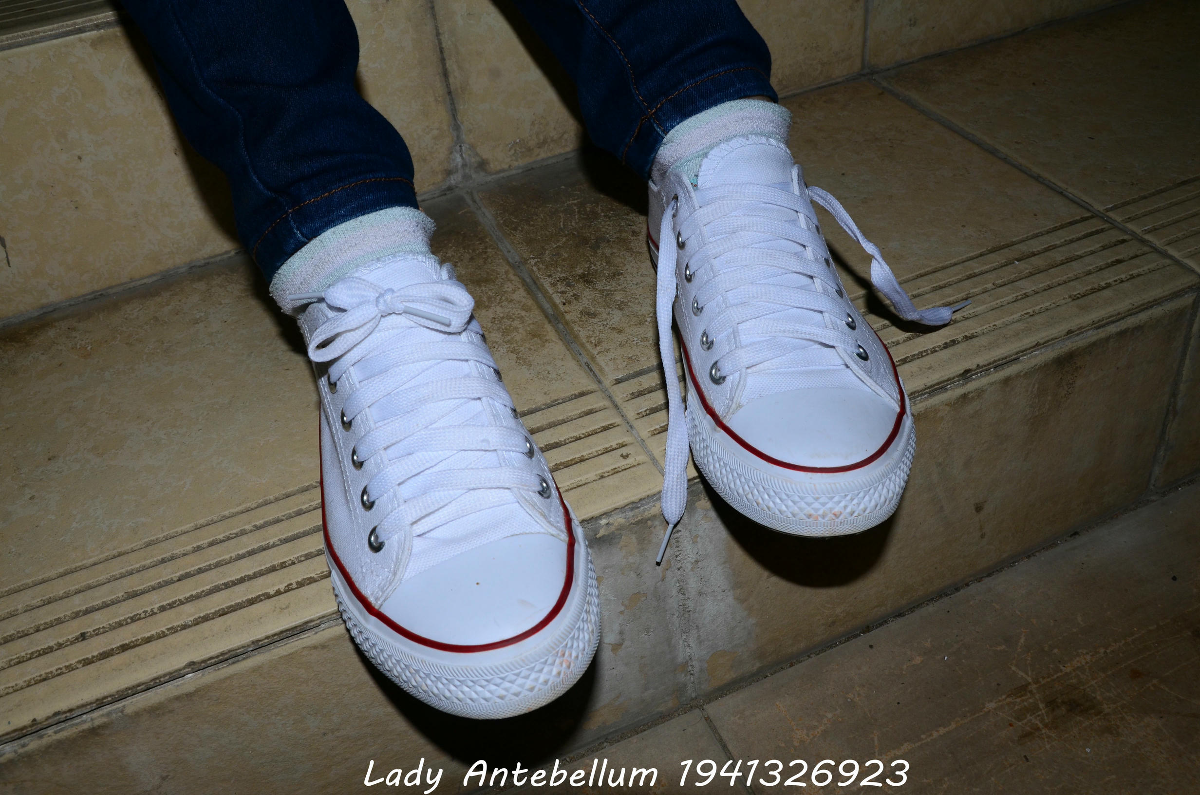 [战前女神] 恋足美腿棉袜女神级摄影套图 129 [80P+147M]_第2集