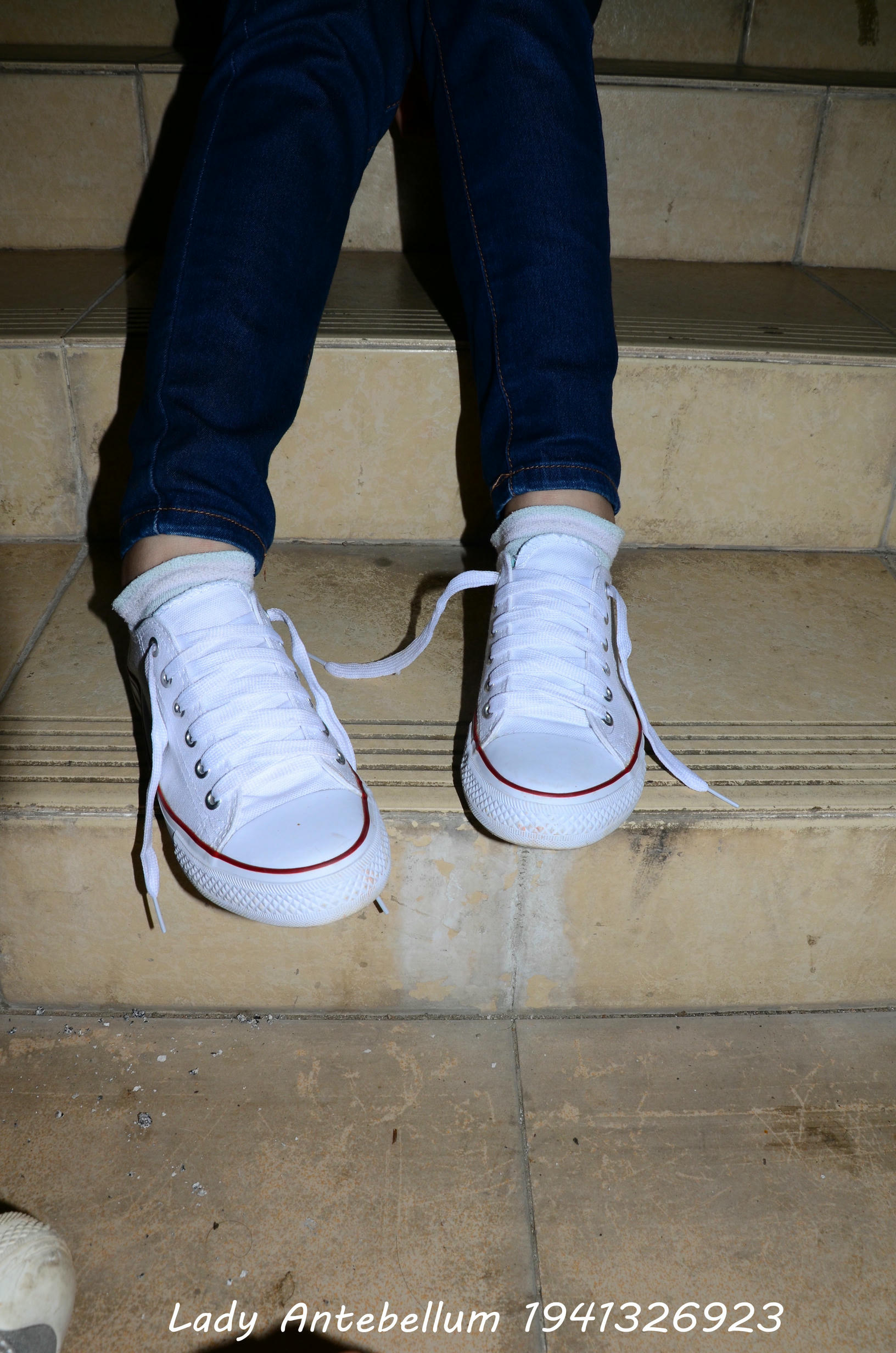 [战前女神] 恋足美腿棉袜女神级摄影套图 129 [80P+147M]_第2集