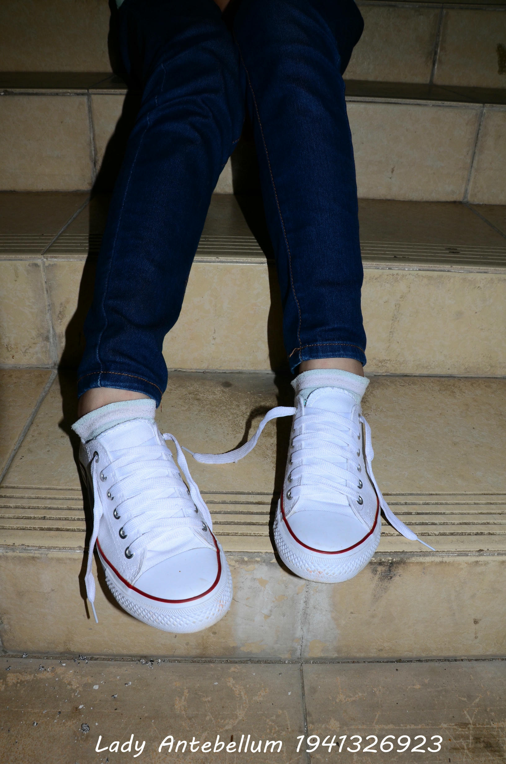 [战前女神] 恋足美腿棉袜女神级摄影套图 129 [80P+147M]_第2集