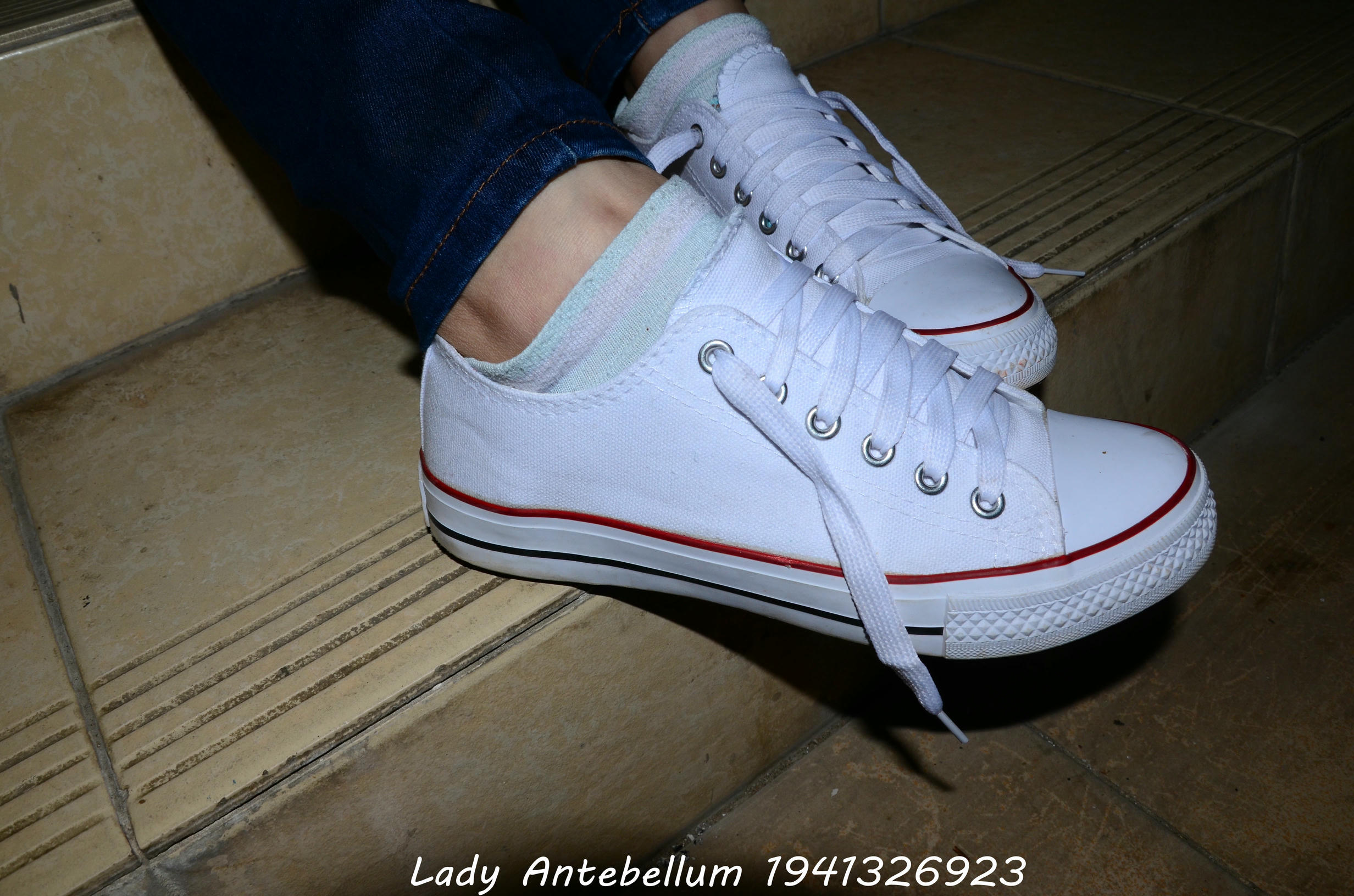 [战前女神] 恋足美腿棉袜女神级摄影套图 129 [80P+147M]_第3集