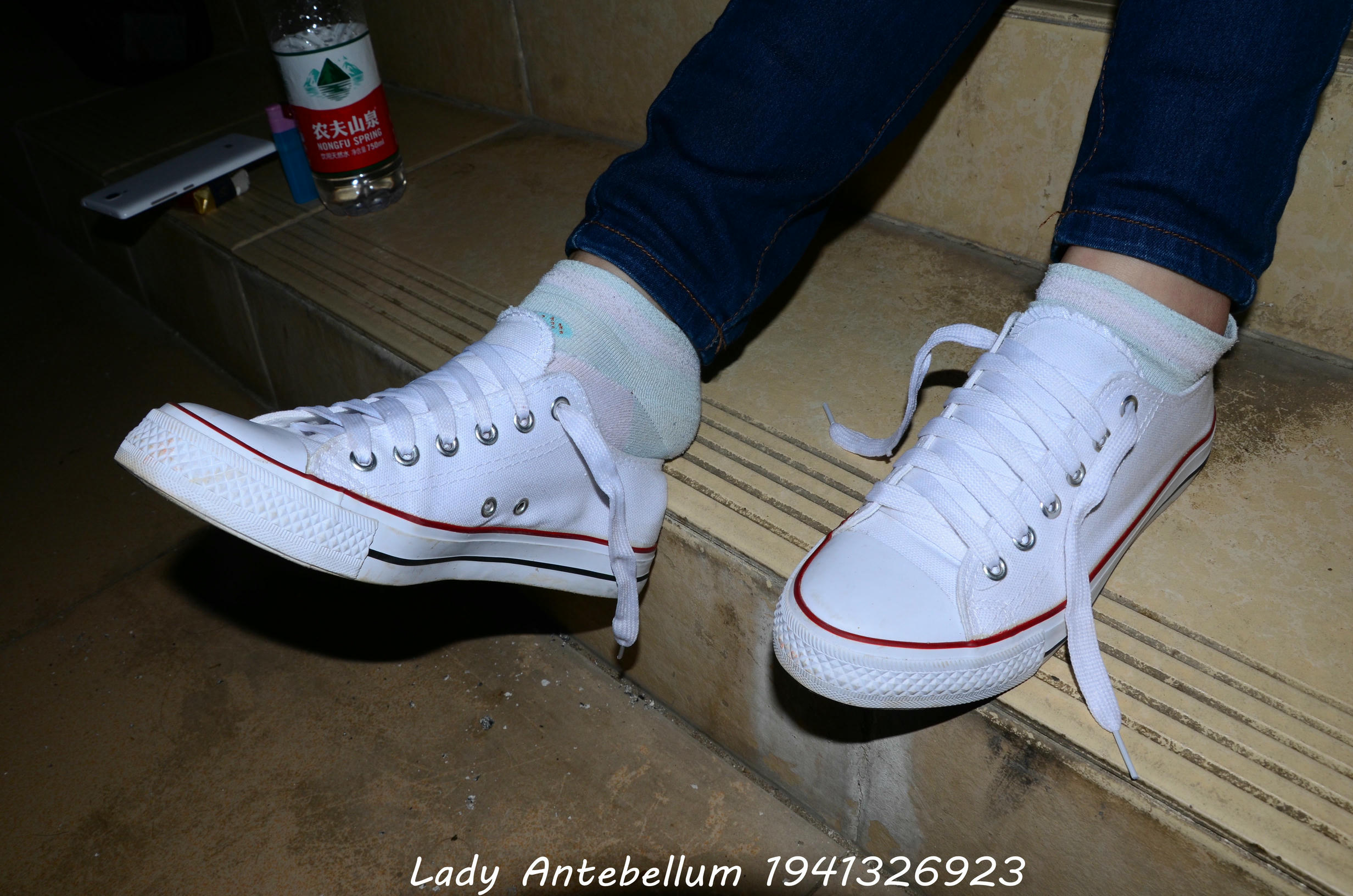 [战前女神] 恋足美腿棉袜女神级摄影套图 129 [80P+147M]_第3集