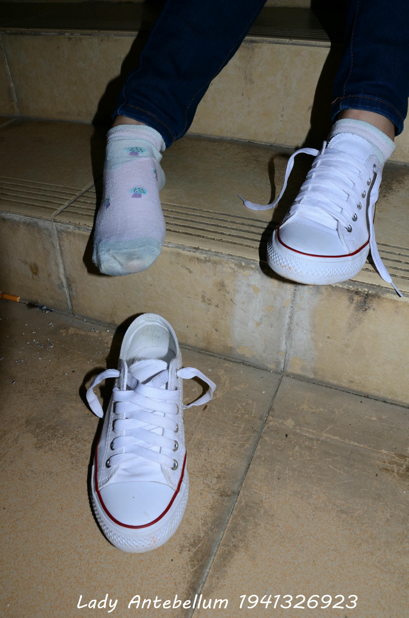 [战前女神] 恋足美腿棉袜女神级摄影套图 129 [80P+147M]_第3集