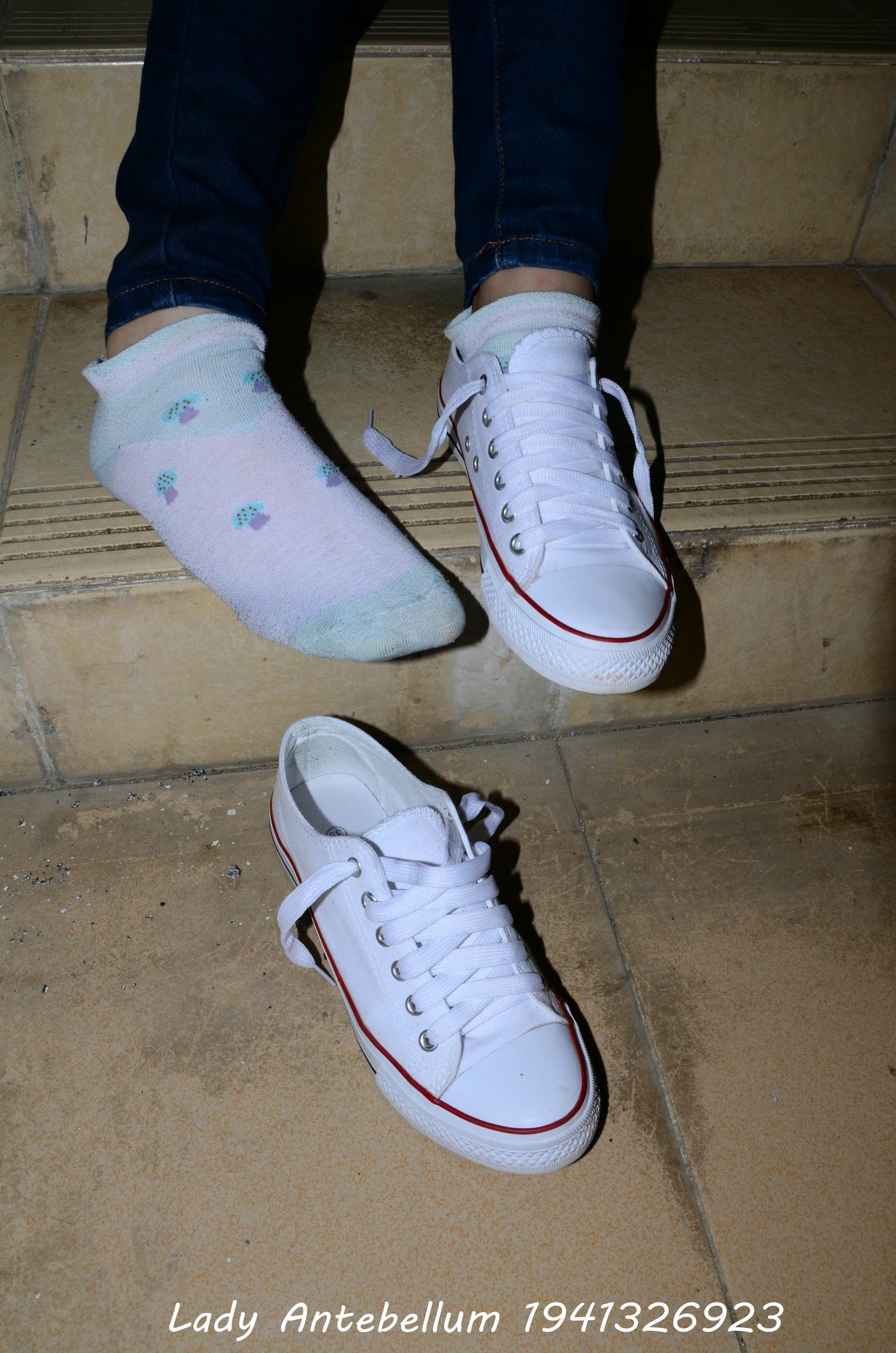 [战前女神] 恋足美腿棉袜女神级摄影套图 129 [80P+147M]_第3集