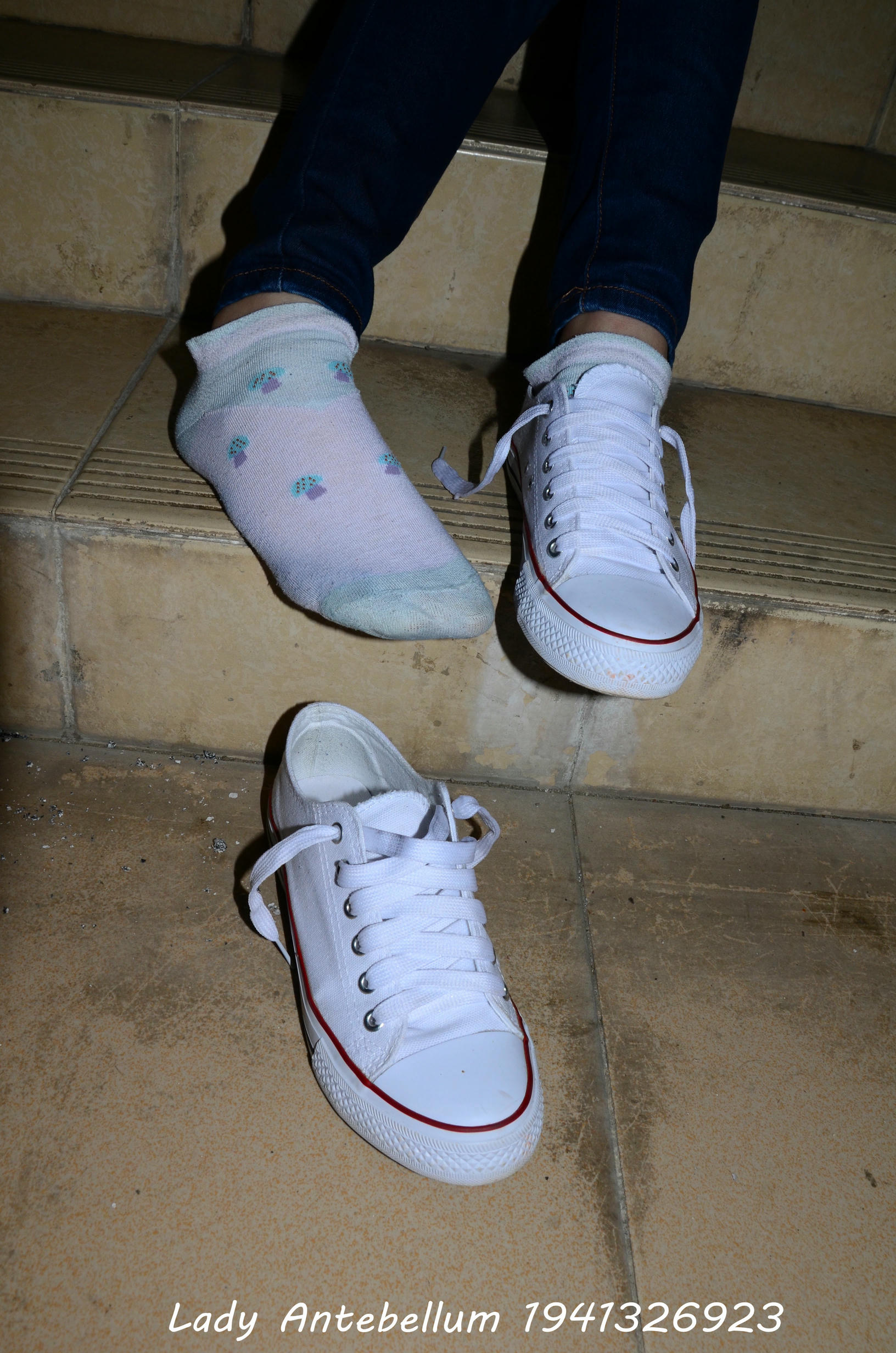 [战前女神] 恋足美腿棉袜女神级摄影套图 129 [80P+147M]_第3集