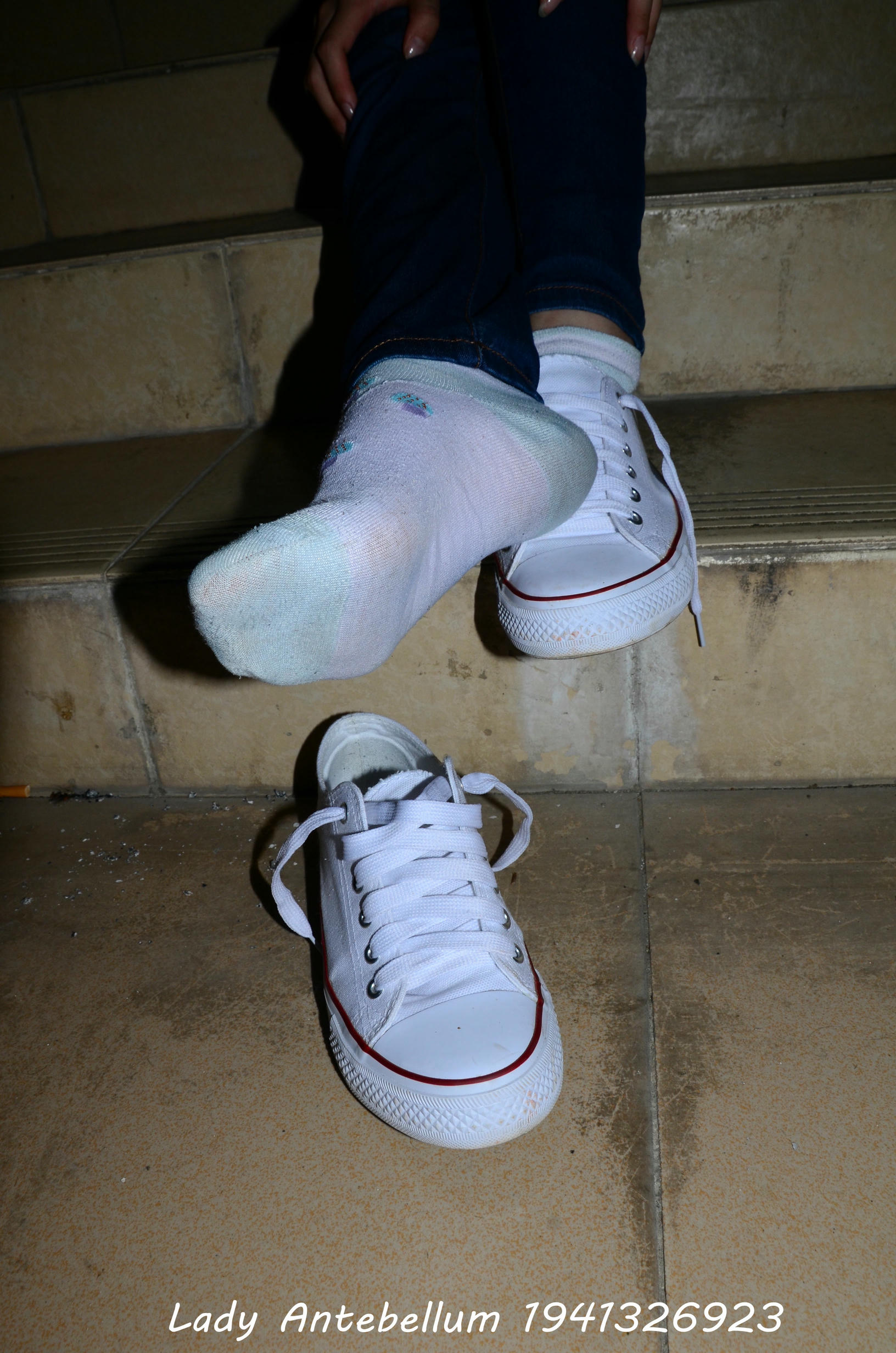 [战前女神] 恋足美腿棉袜女神级摄影套图 129 [80P+147M]_第3集