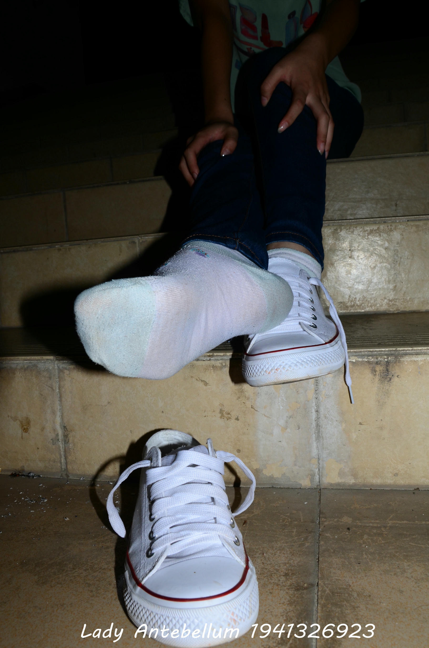 [战前女神] 恋足美腿棉袜女神级摄影套图 129 [80P+147M]_第3集