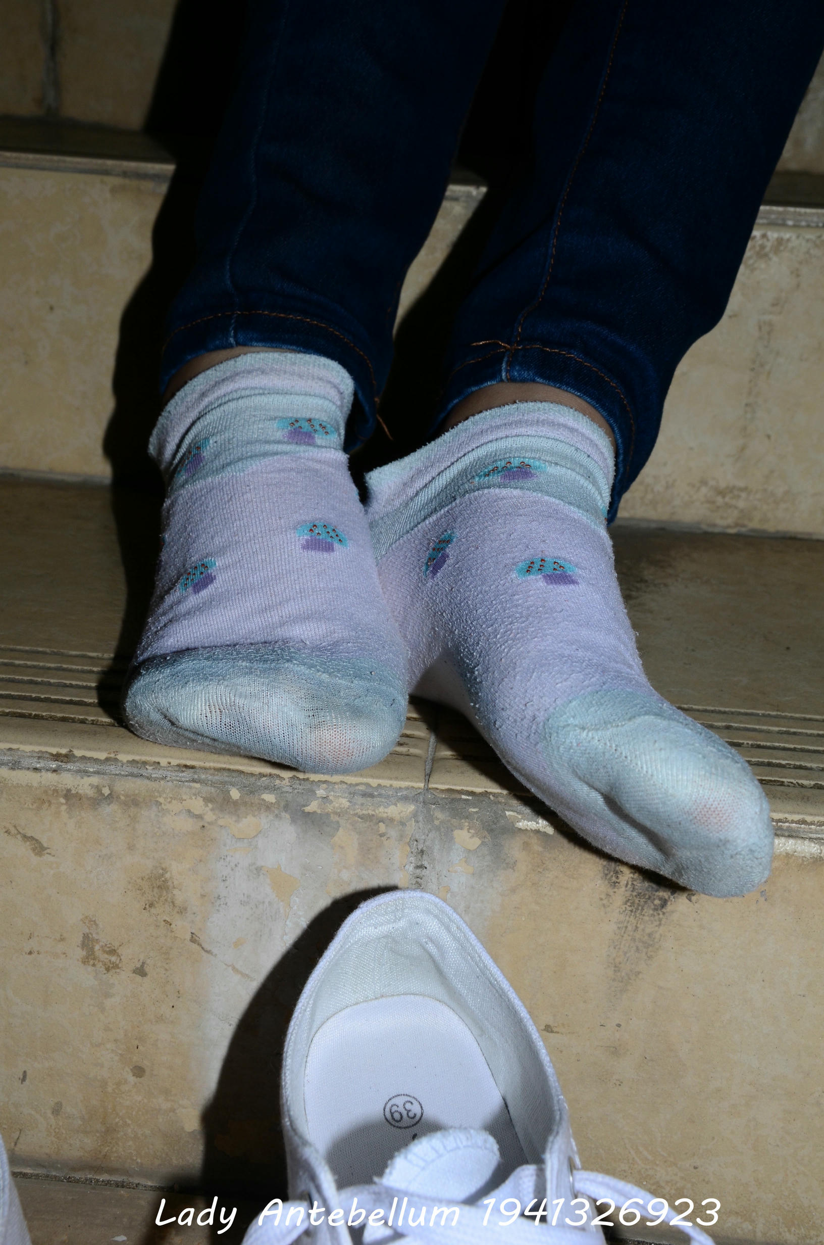 [战前女神] 恋足美腿棉袜女神级摄影套图 129 [80P+147M]_第4集