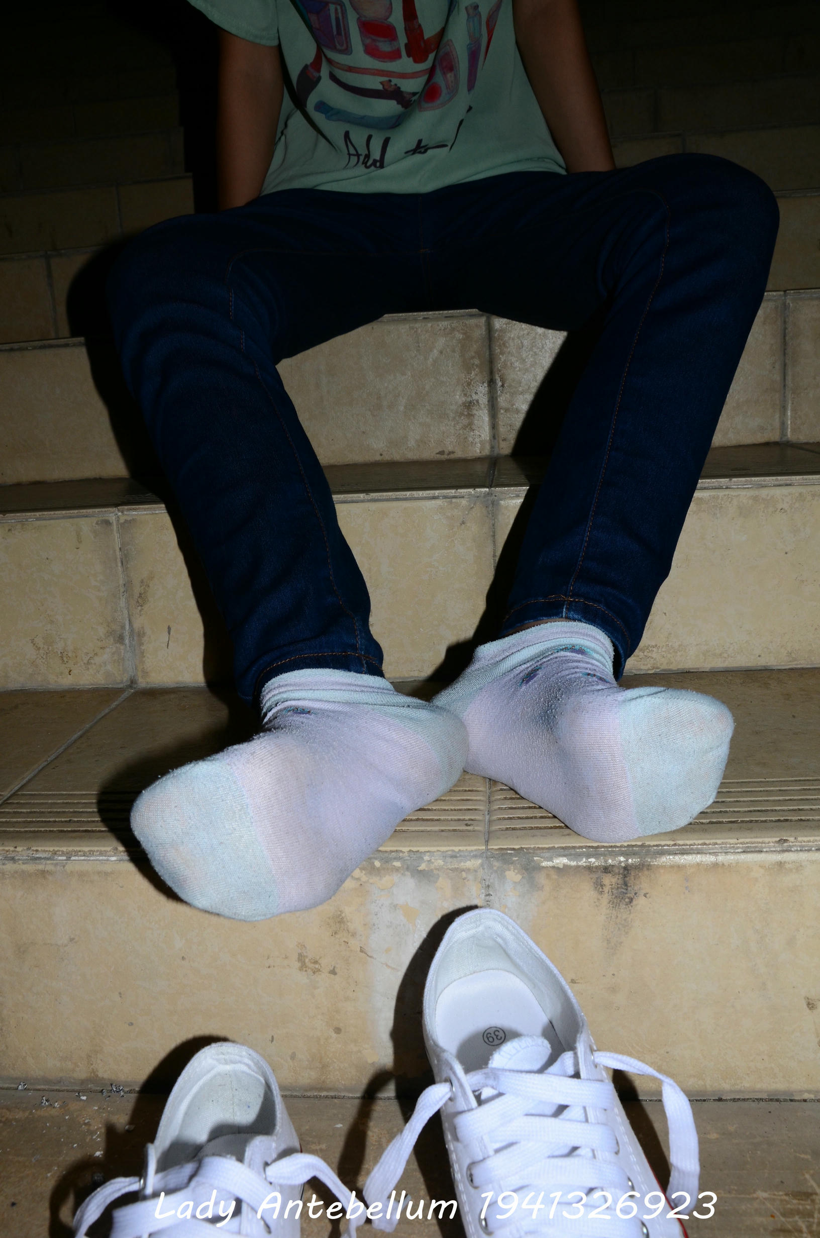 [战前女神] 恋足美腿棉袜女神级摄影套图 129 [80P+147M]_第4集