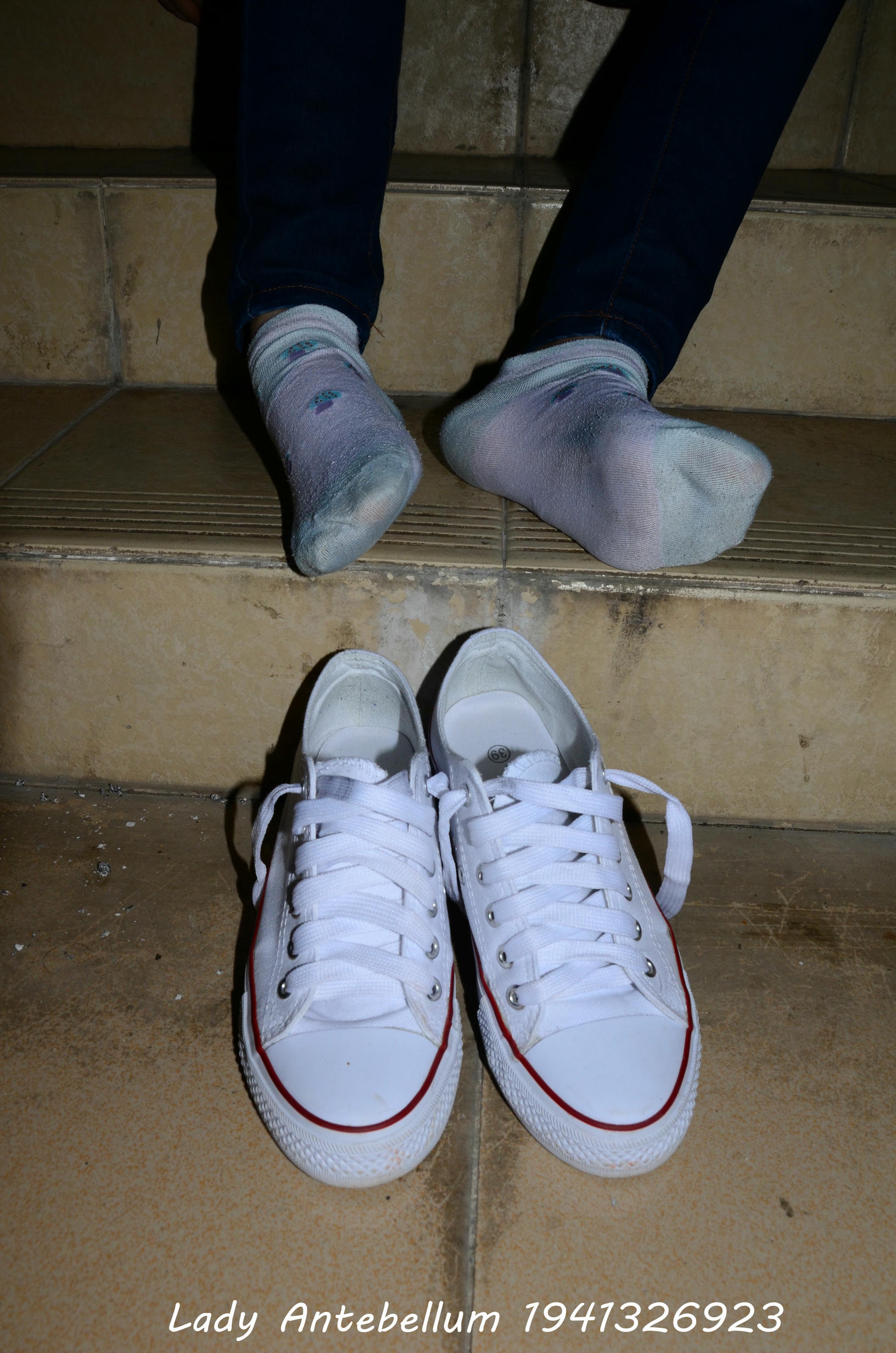 [战前女神] 恋足美腿棉袜女神级摄影套图 129 [80P+147M]_第4集