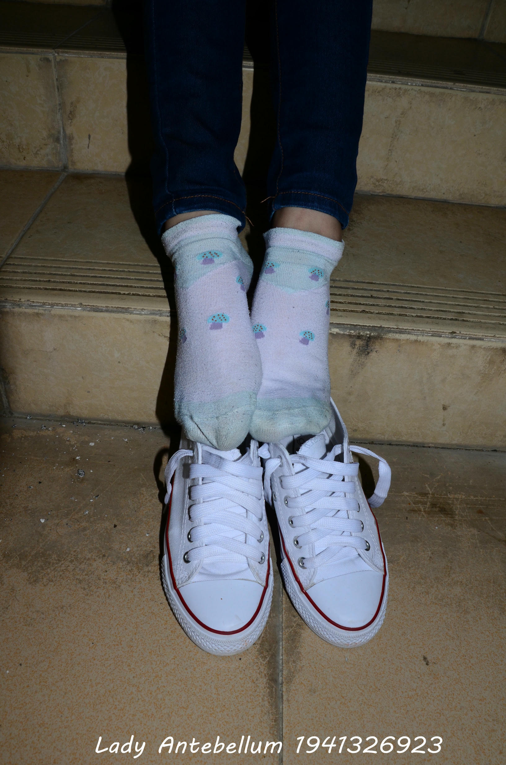 [战前女神] 恋足美腿棉袜女神级摄影套图 129 [80P+147M]_第4集