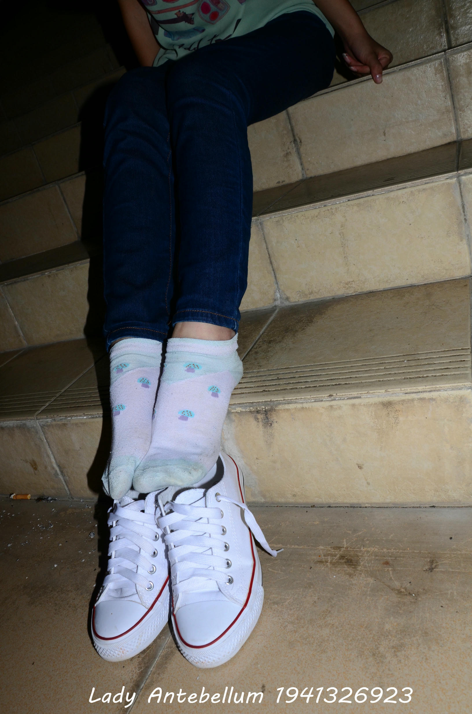 [战前女神] 恋足美腿棉袜女神级摄影套图 129 [80P+147M]_第4集