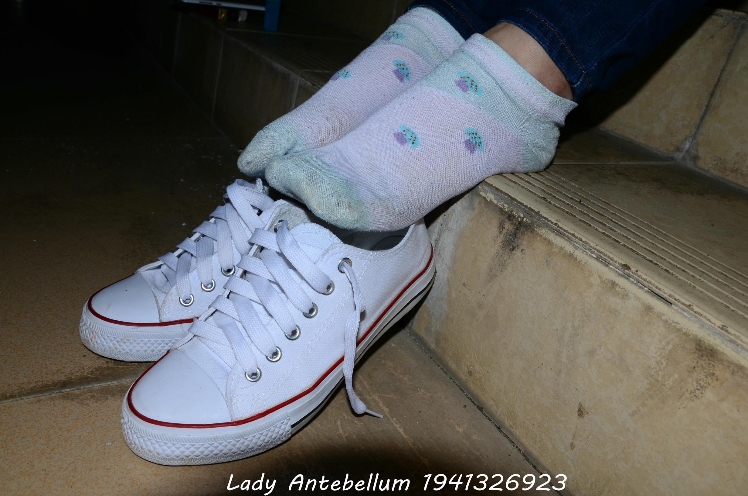 [战前女神] 恋足美腿棉袜女神级摄影套图 129 [80P+147M]_第4集