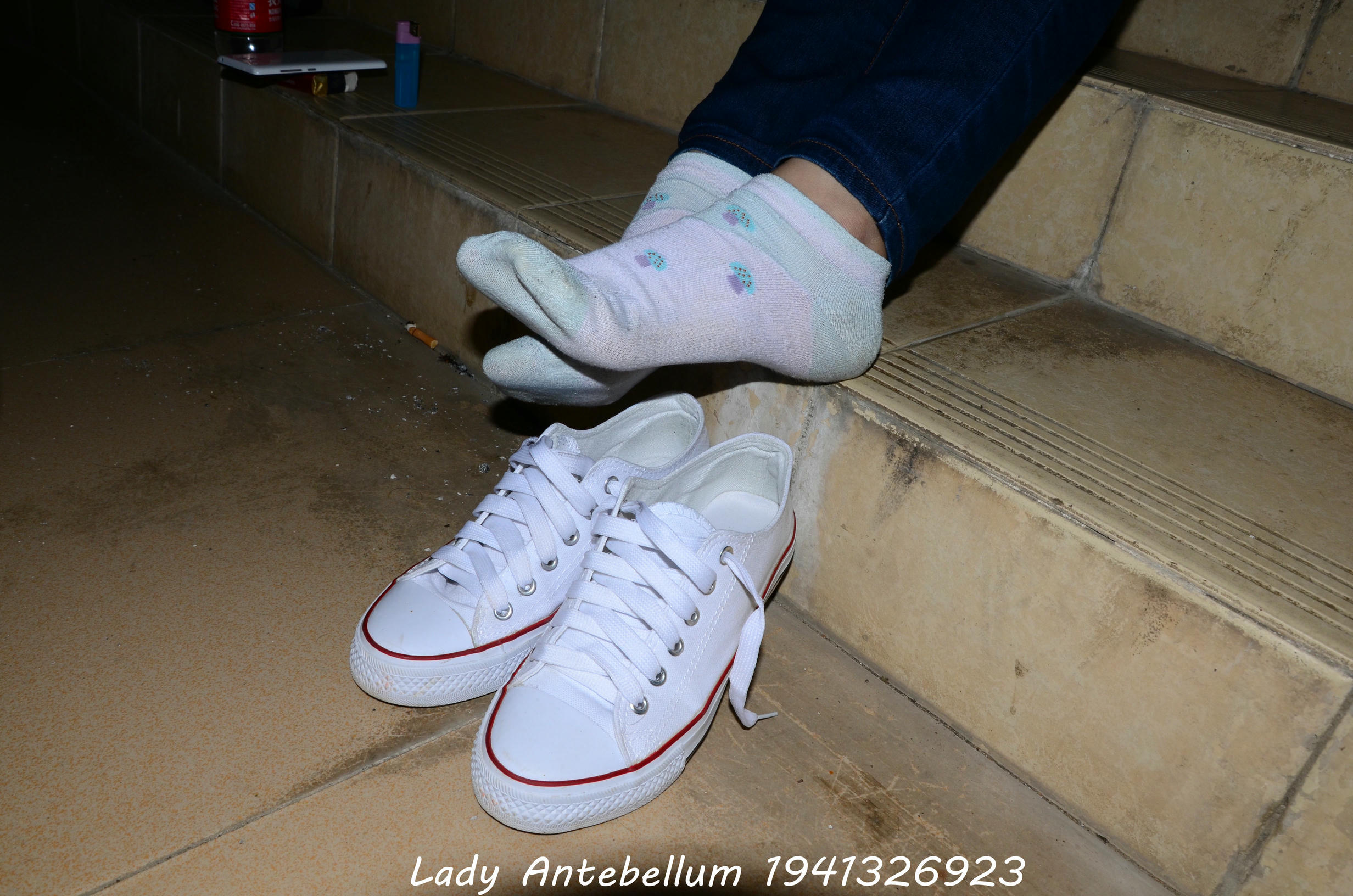 [战前女神] 恋足美腿棉袜女神级摄影套图 129 [80P+147M]_第4集