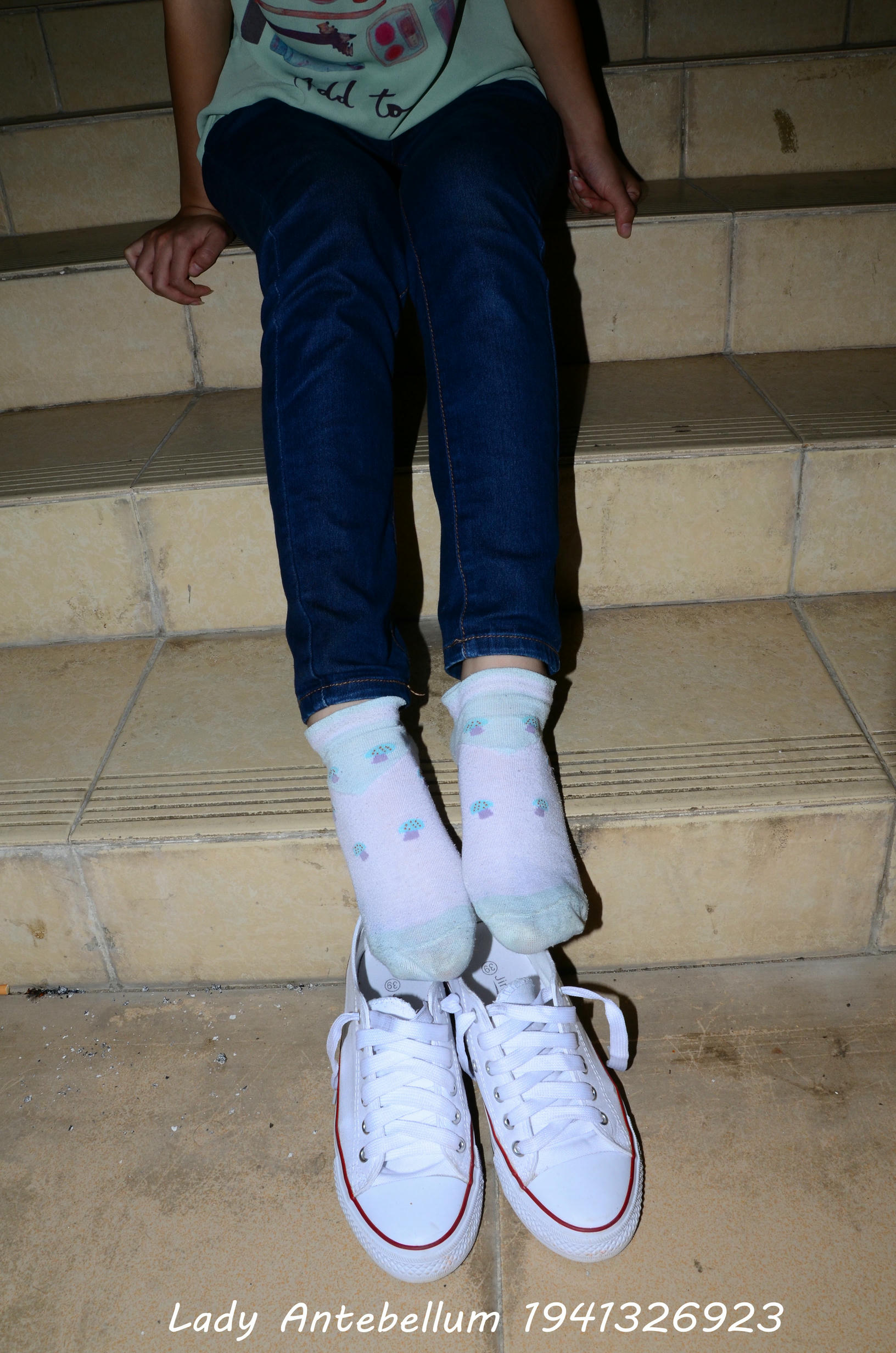 [战前女神] 恋足美腿棉袜女神级摄影套图 129 [80P+147M]_第4集