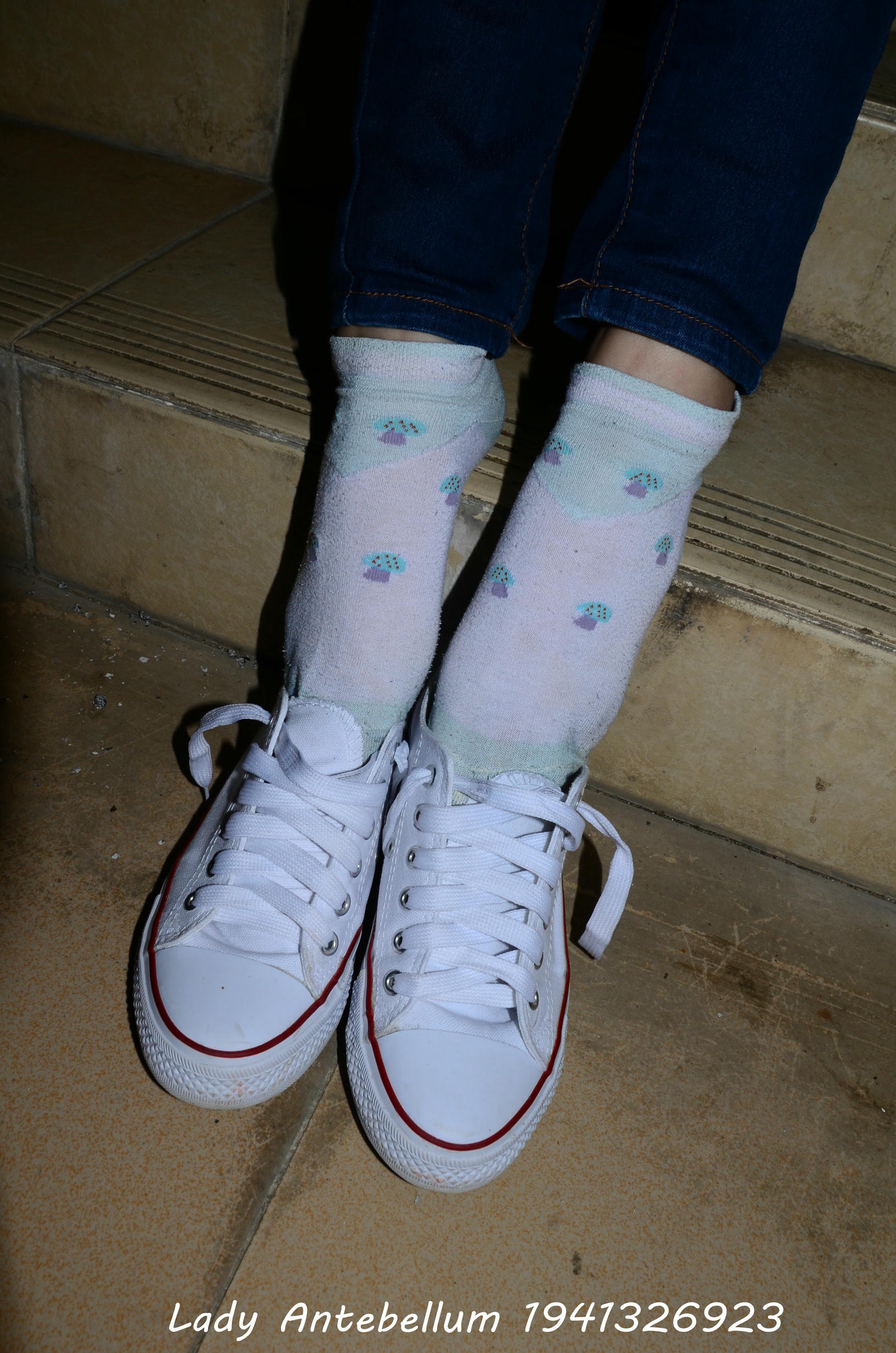 [战前女神] 恋足美腿棉袜女神级摄影套图 129 [80P+147M]_第4集