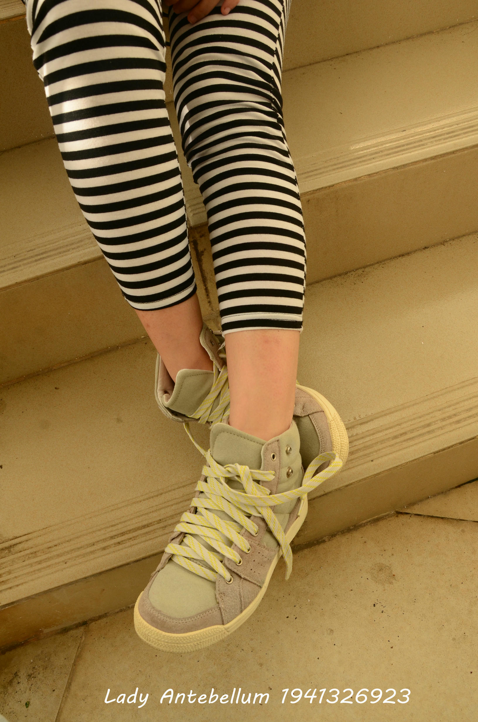 [战前女神] 恋足美腿棉袜女神级摄影套图 013 [134P-198MB]_第2集