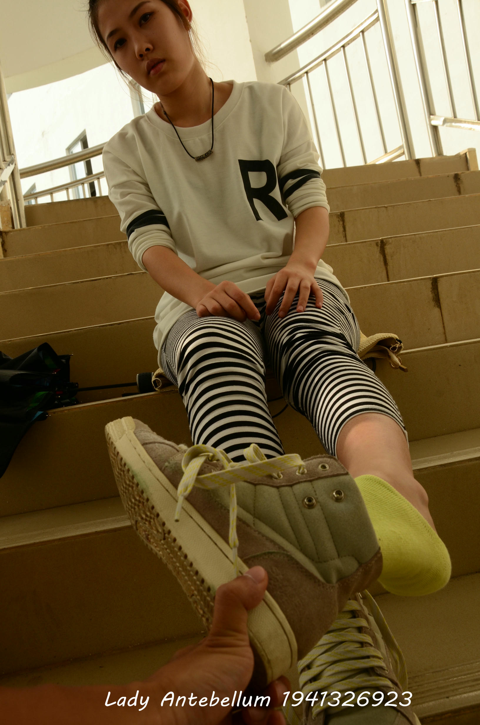 [战前女神] 恋足美腿棉袜女神级摄影套图 013 [134P-198MB]_第2集