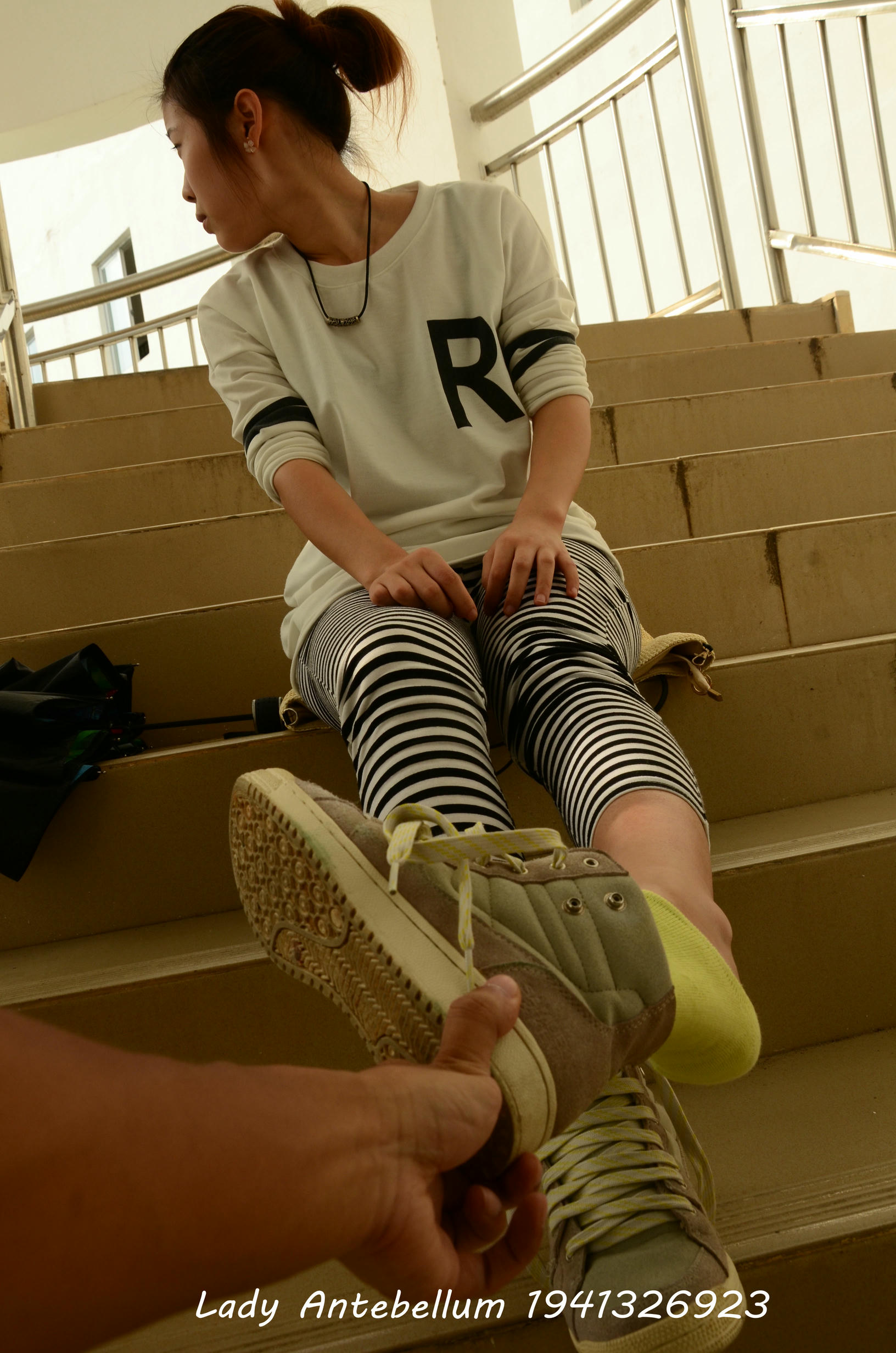 [战前女神] 恋足美腿棉袜女神级摄影套图 013 [134P-198MB]_第2集