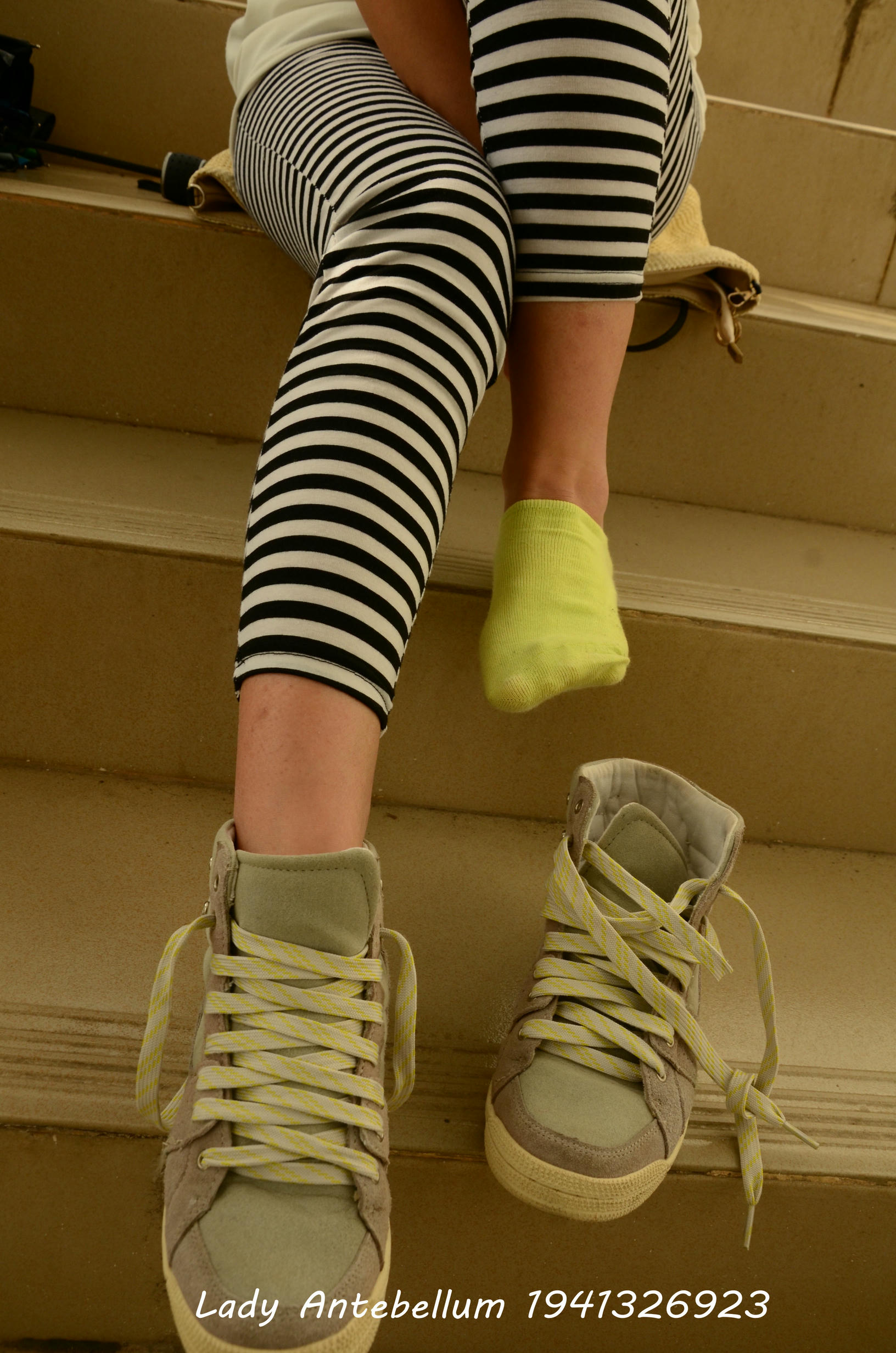 [战前女神] 恋足美腿棉袜女神级摄影套图 013 [134P-198MB]_第2集