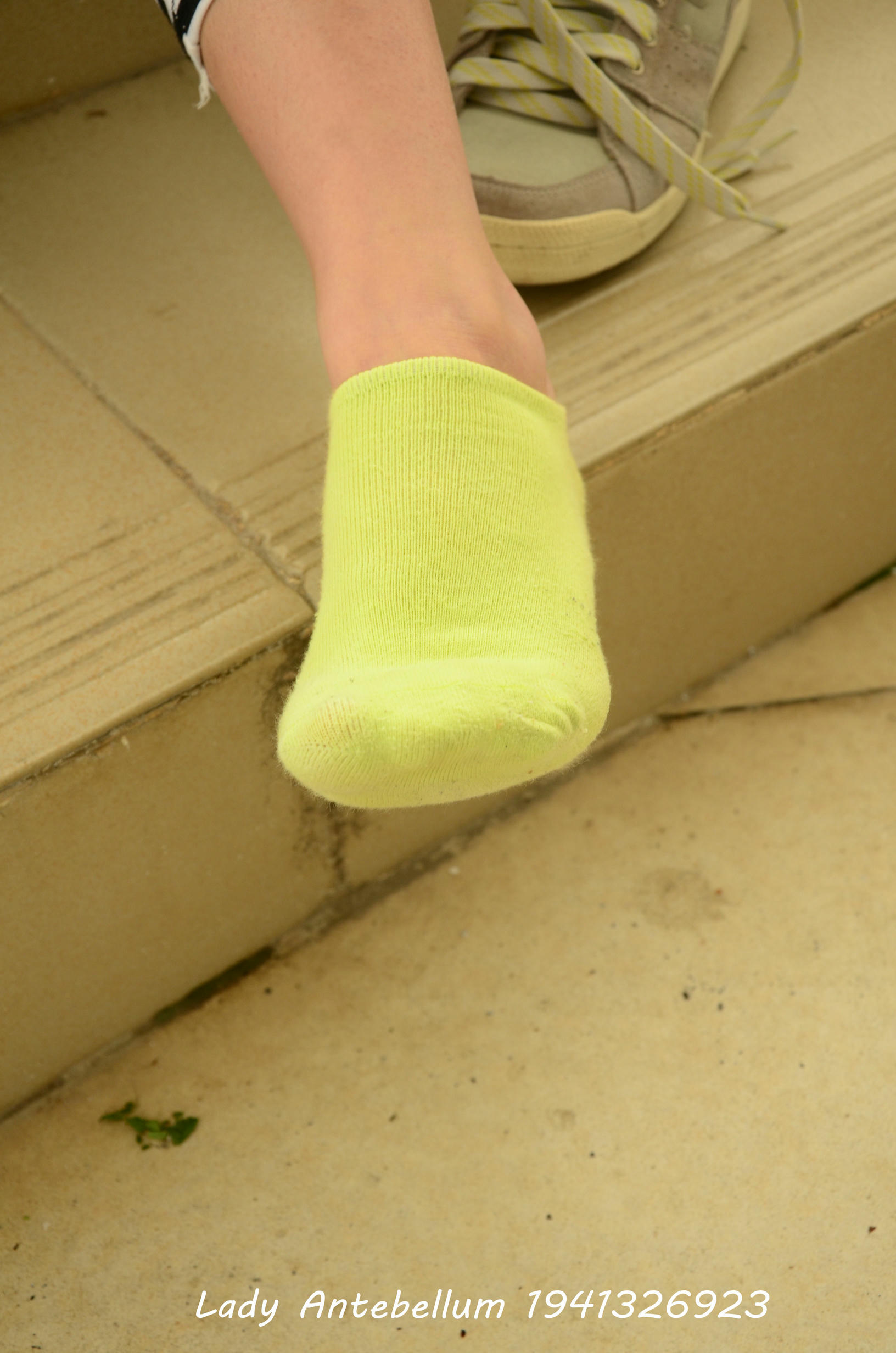 [战前女神] 恋足美腿棉袜女神级摄影套图 013 [134P-198MB]_第3集