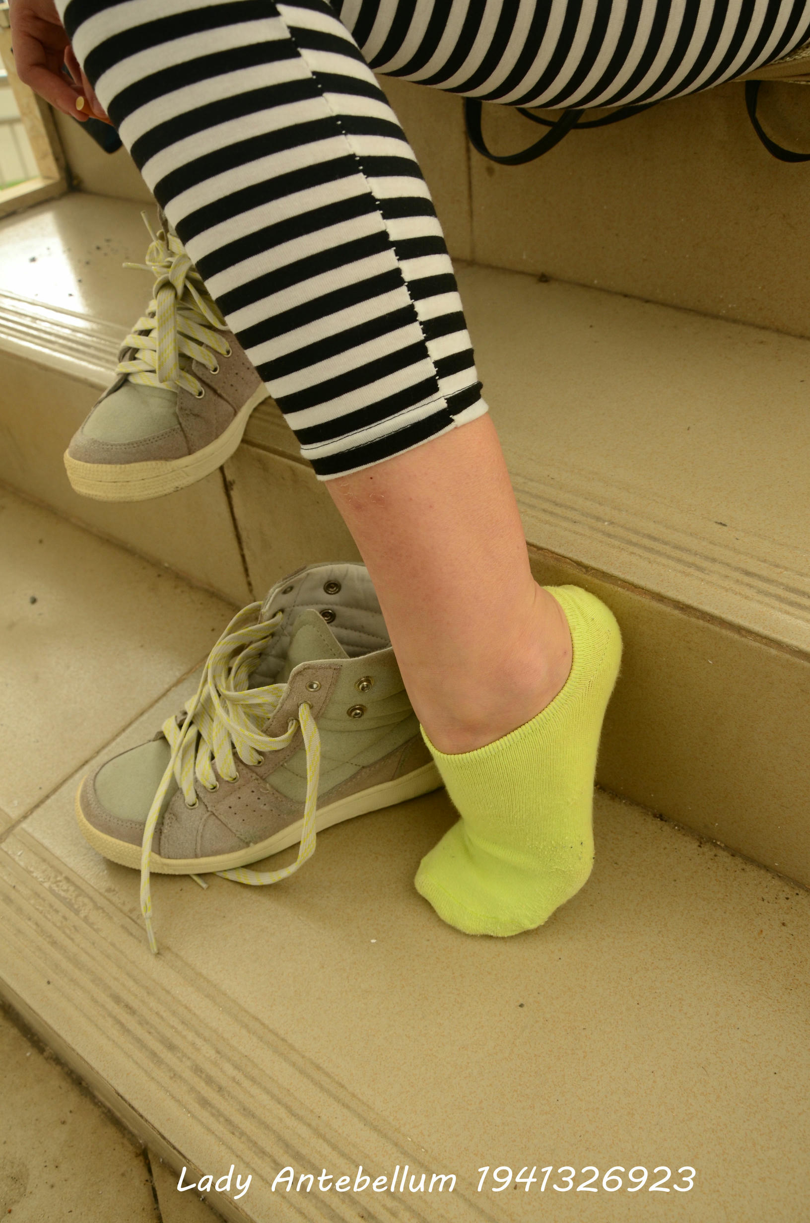 [战前女神] 恋足美腿棉袜女神级摄影套图 013 [134P-198MB]_第3集