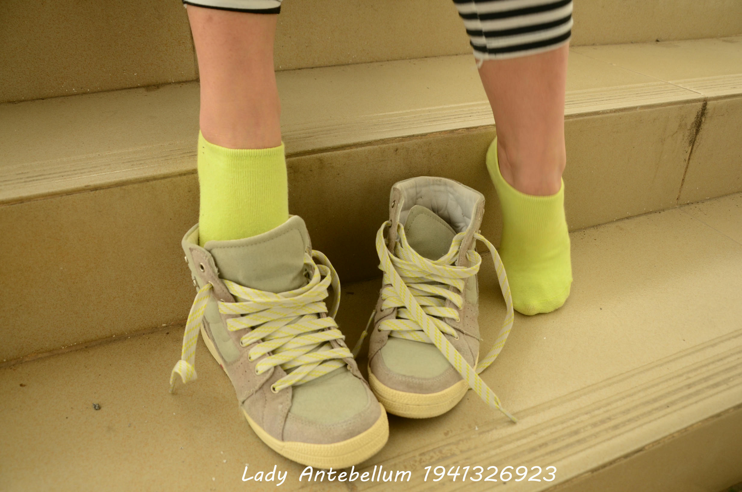 [战前女神] 恋足美腿棉袜女神级摄影套图 013 [134P-198MB]_第4集