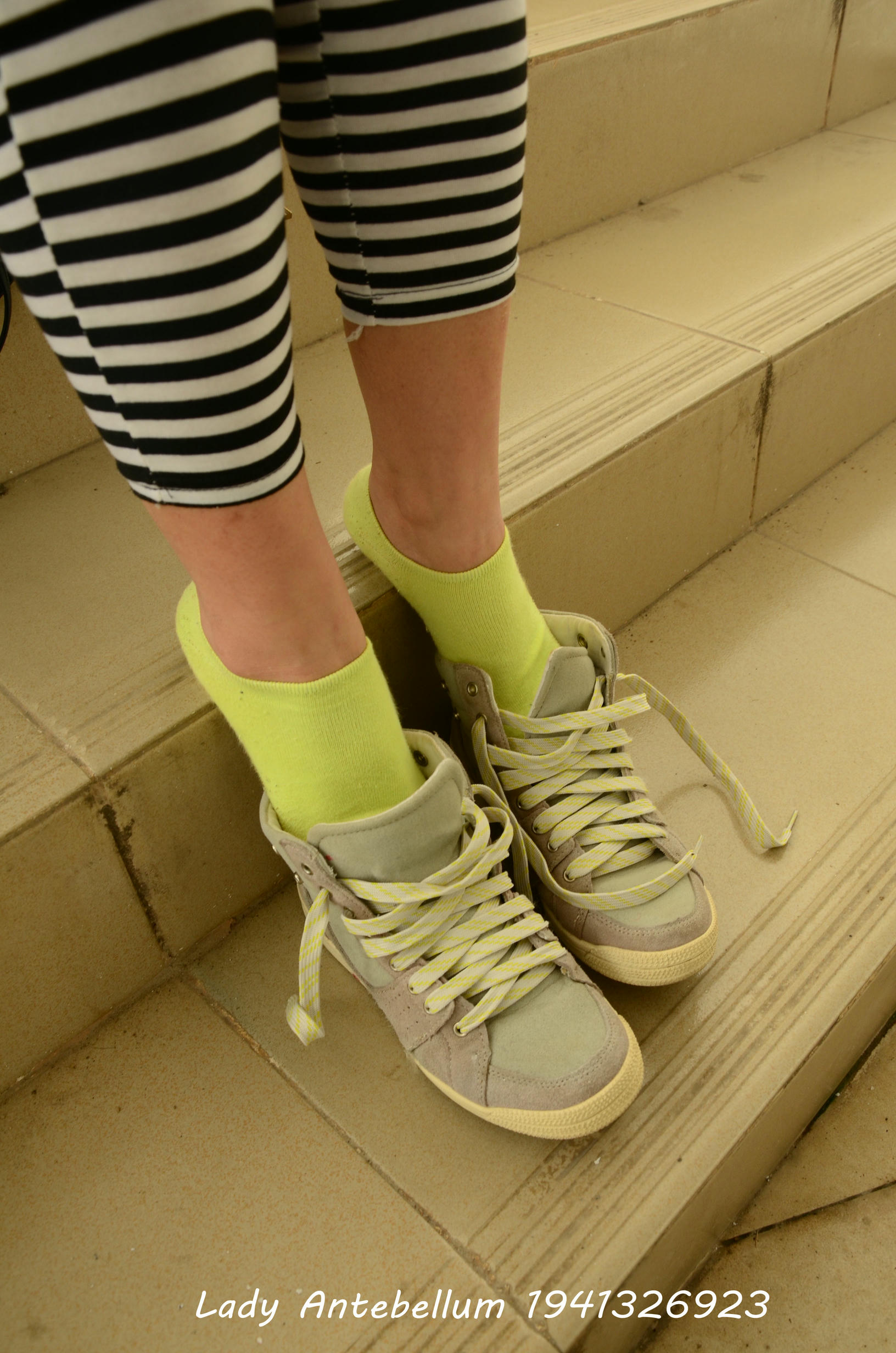 [战前女神] 恋足美腿棉袜女神级摄影套图 013 [134P-198MB]_第5集