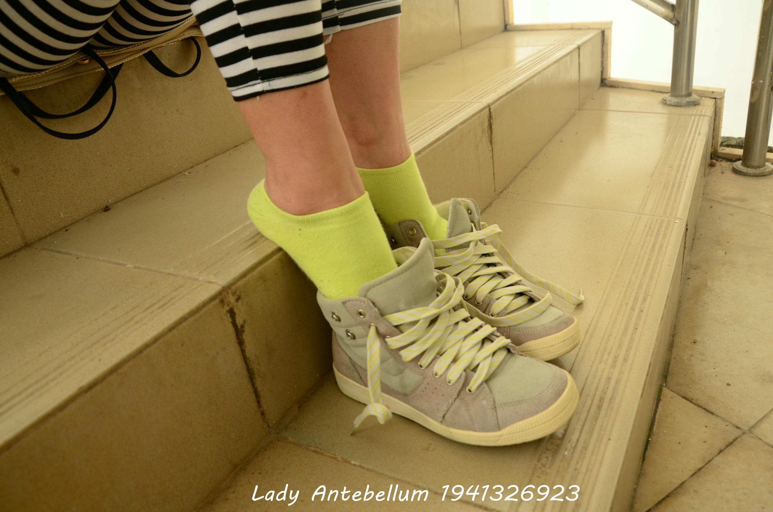 [战前女神] 恋足美腿棉袜女神级摄影套图 013 [134P-198MB]_第5集