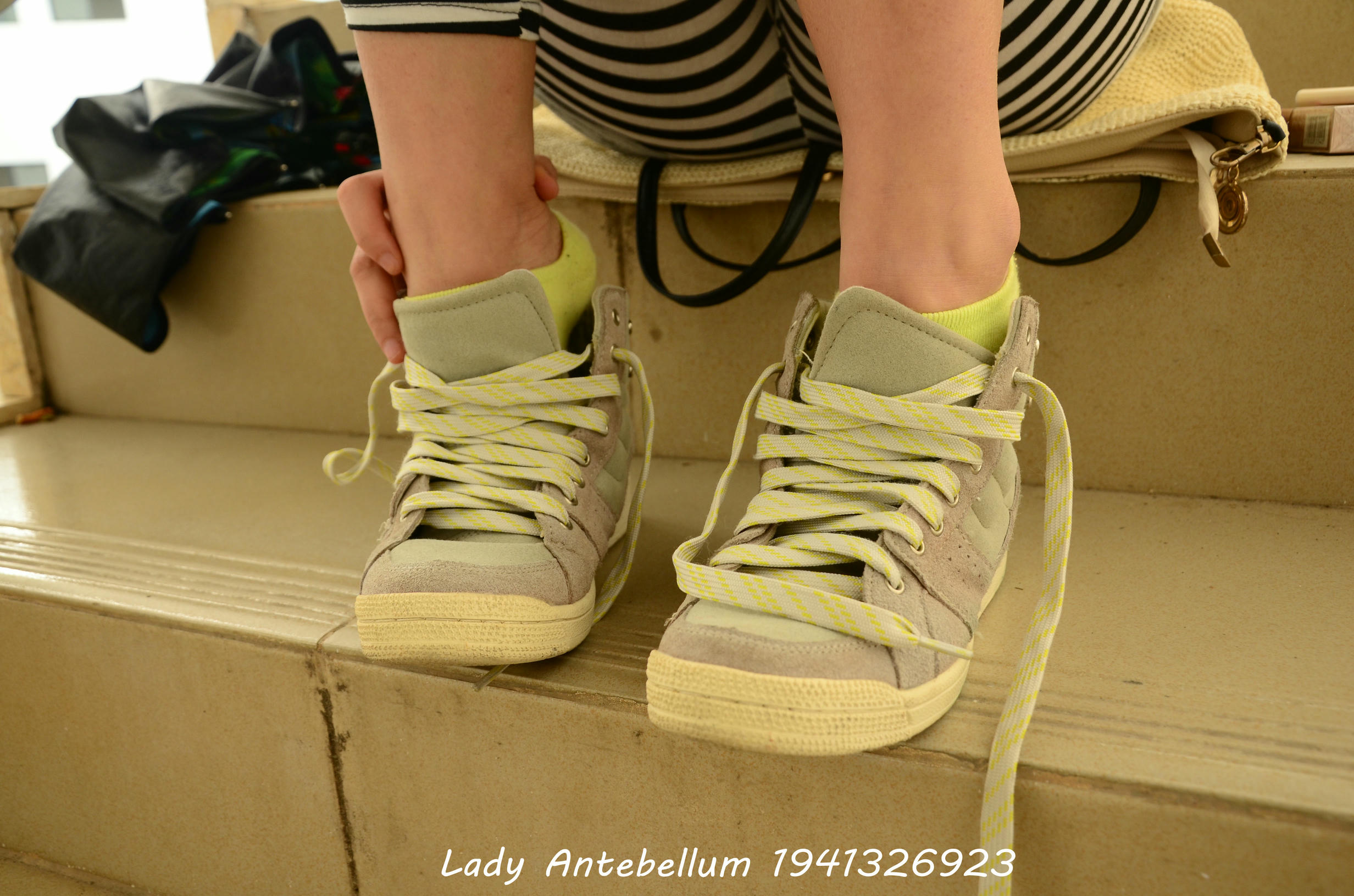 [战前女神] 恋足美腿棉袜女神级摄影套图 013 [134P-198MB]_第5集