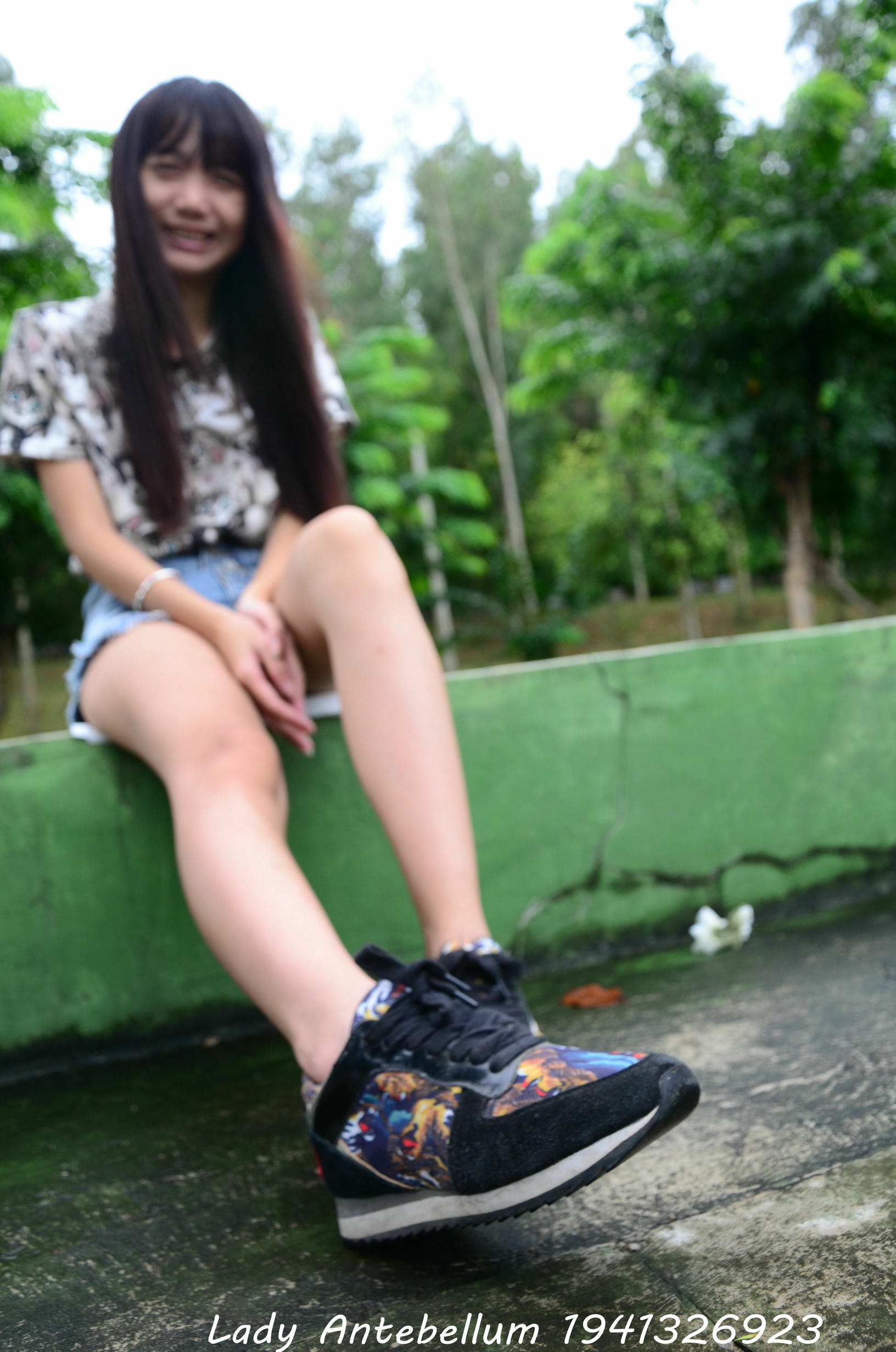 [战前女神] 恋足美腿棉袜女神级摄影套图 131 [140P+247M]_第1集