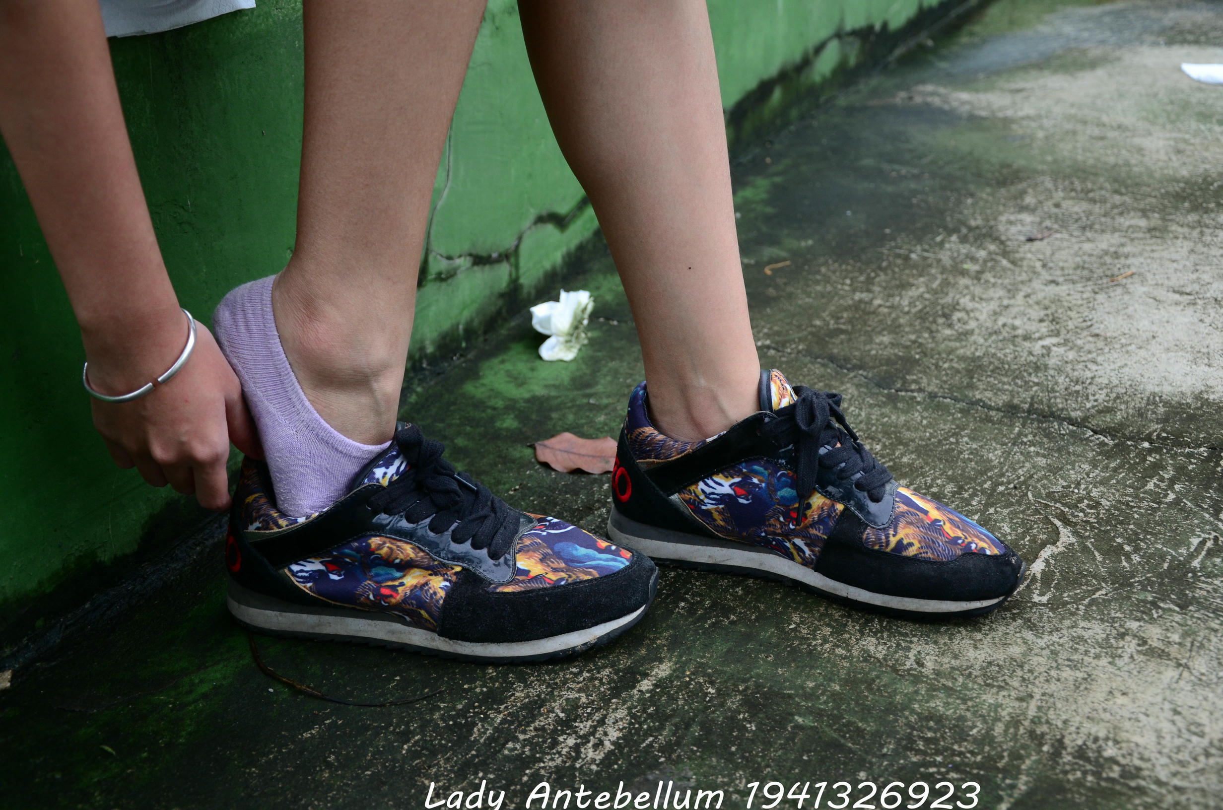 [战前女神] 恋足美腿棉袜女神级摄影套图 131 [140P+247M]_第4集