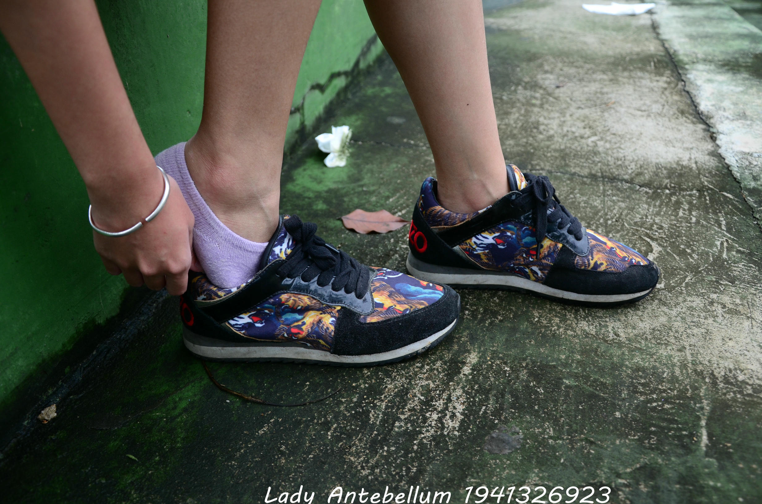 [战前女神] 恋足美腿棉袜女神级摄影套图 131 [140P+247M]_第4集